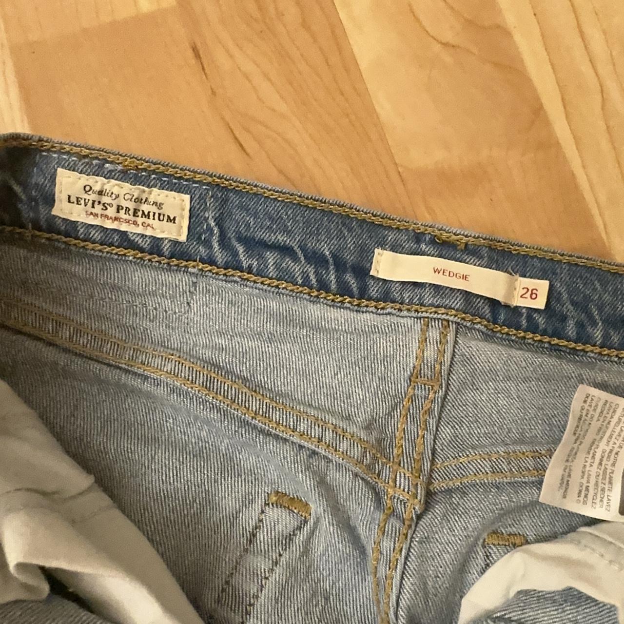 Levi's premium outlet wedgie jeans