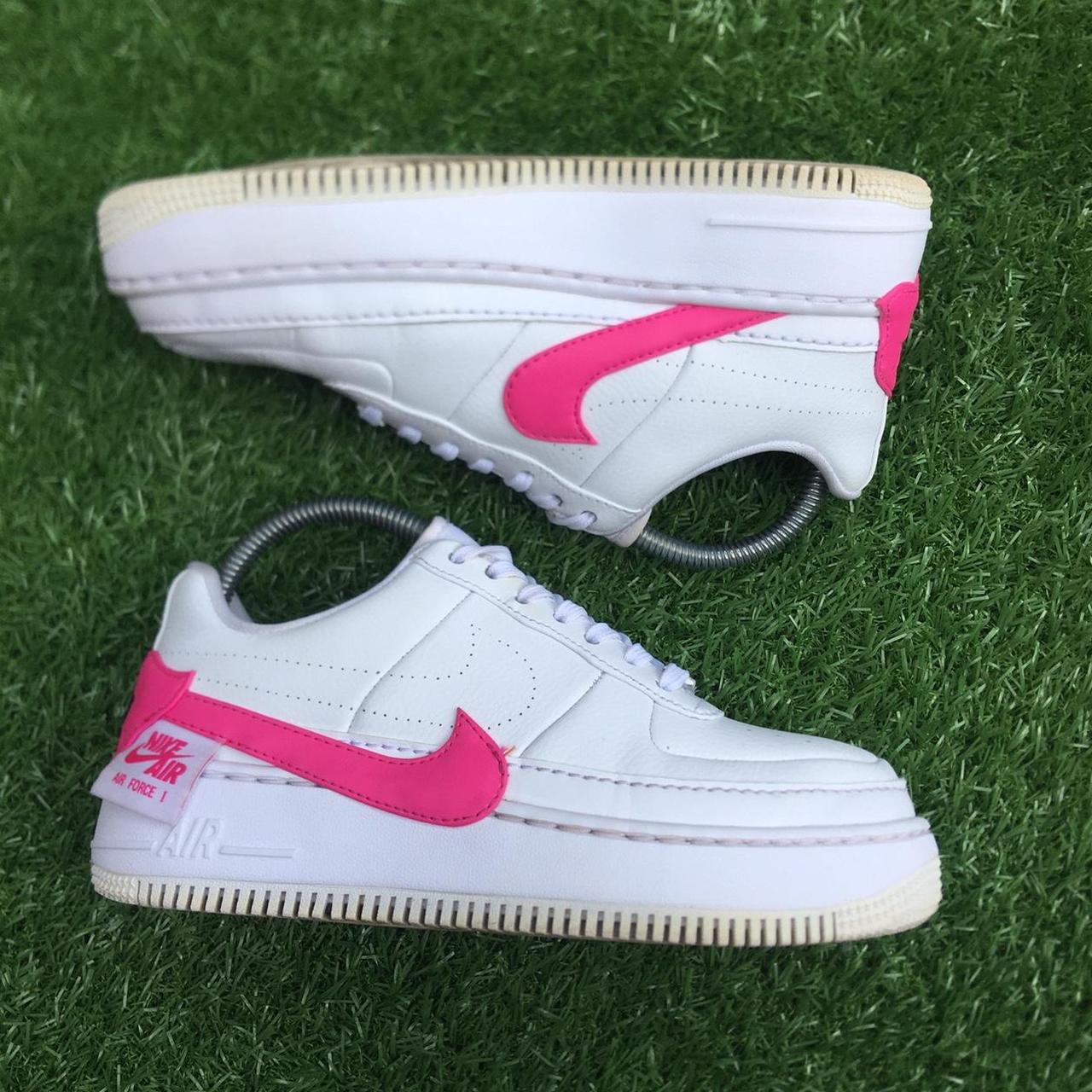 Nike Women's White and Pink Trainers | Depop