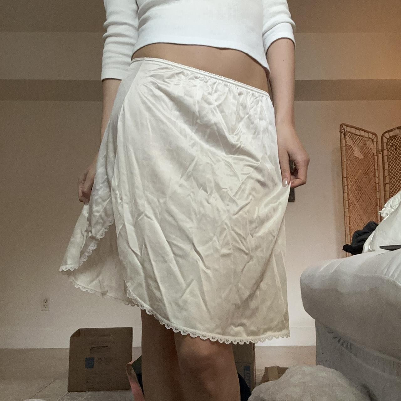 Women's Skirt - White/Cream - S – Cutie vintage w… - image 1