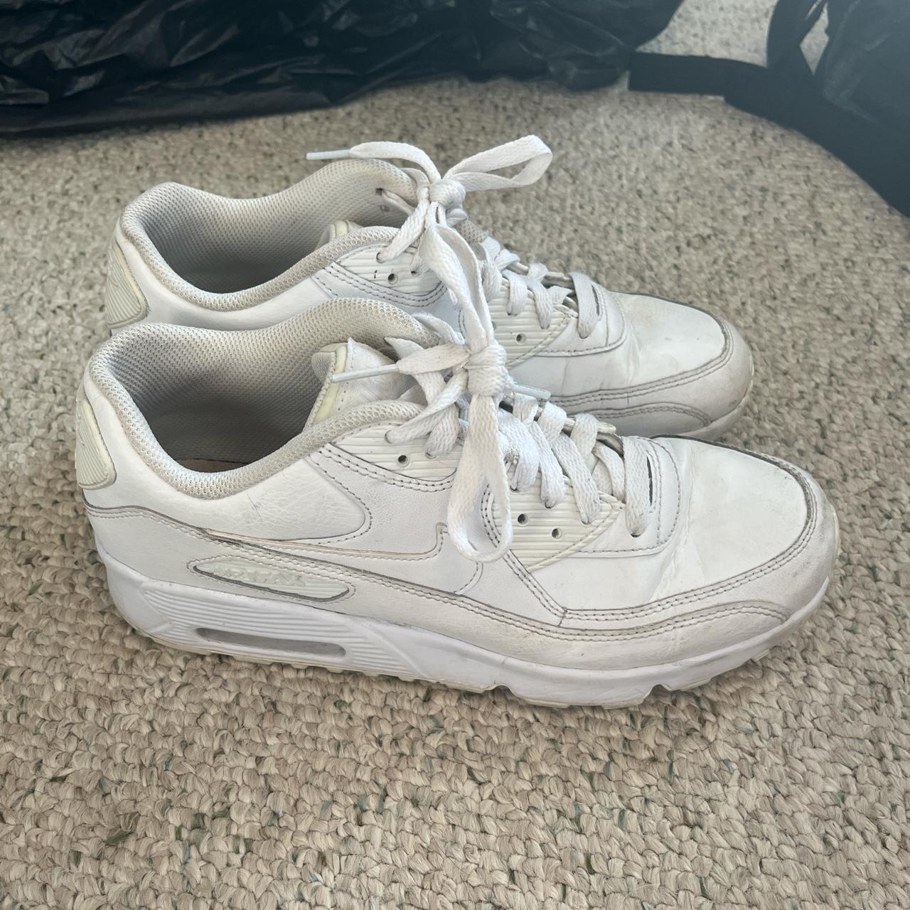 90s white nike shoes