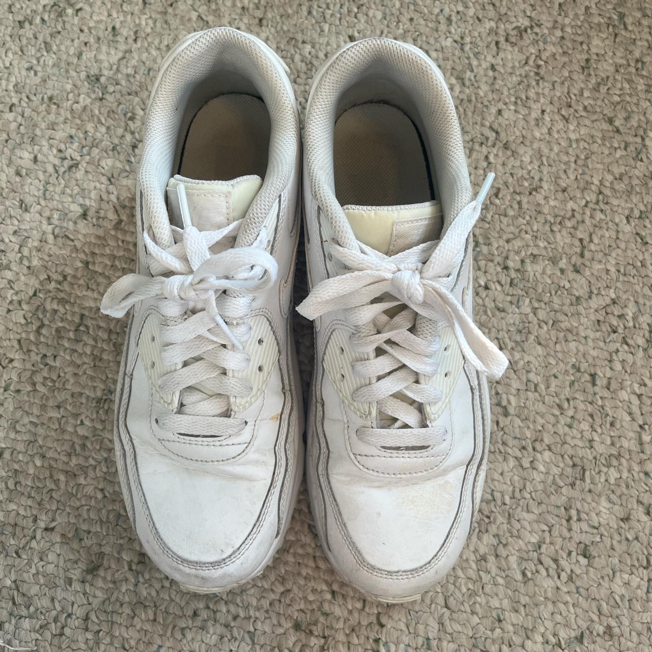 90s white nike shoes