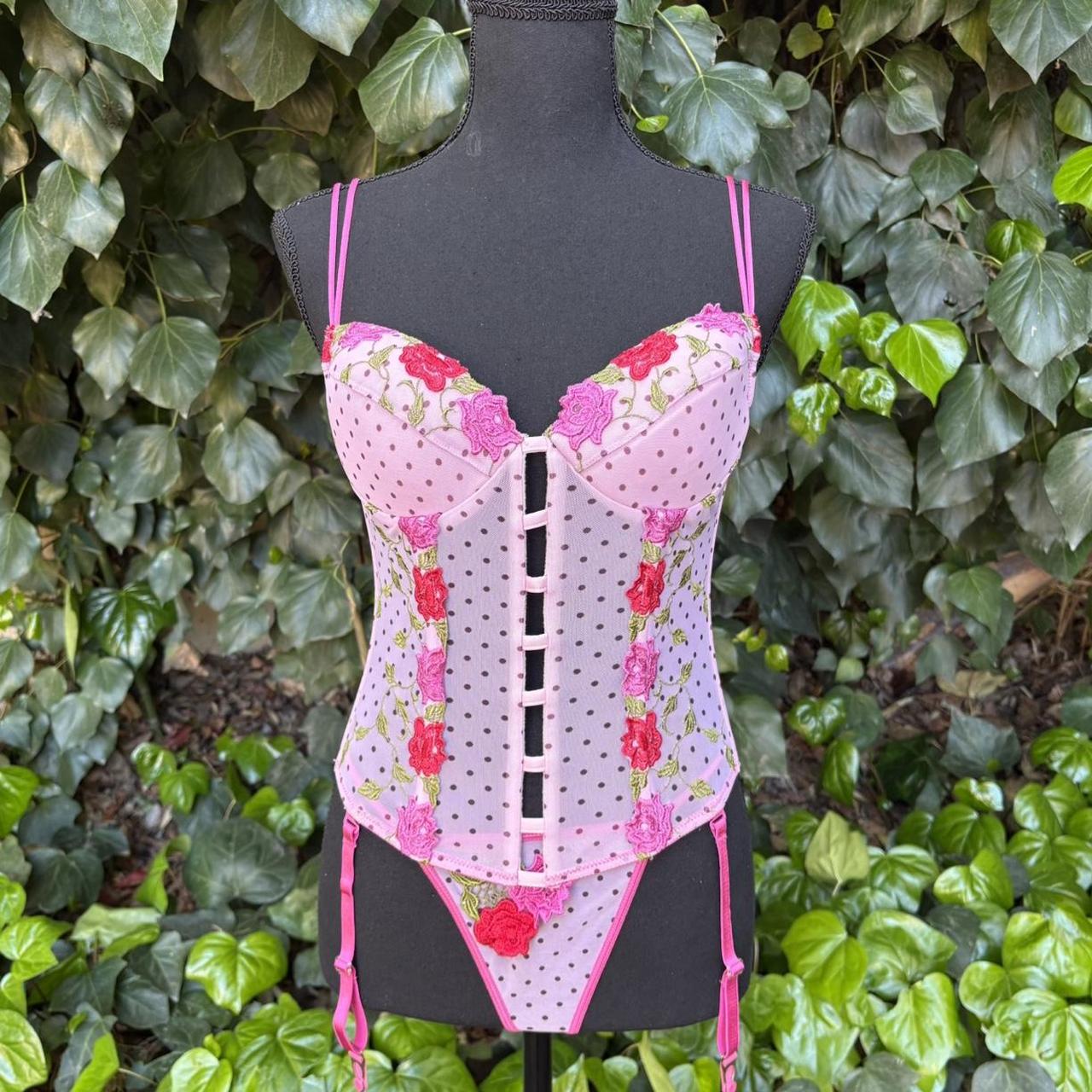item listed by santilunashop