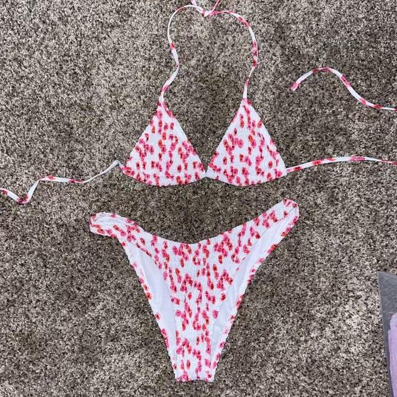 Women's Pink and Red Bikinis-and-tankini-sets | Depop