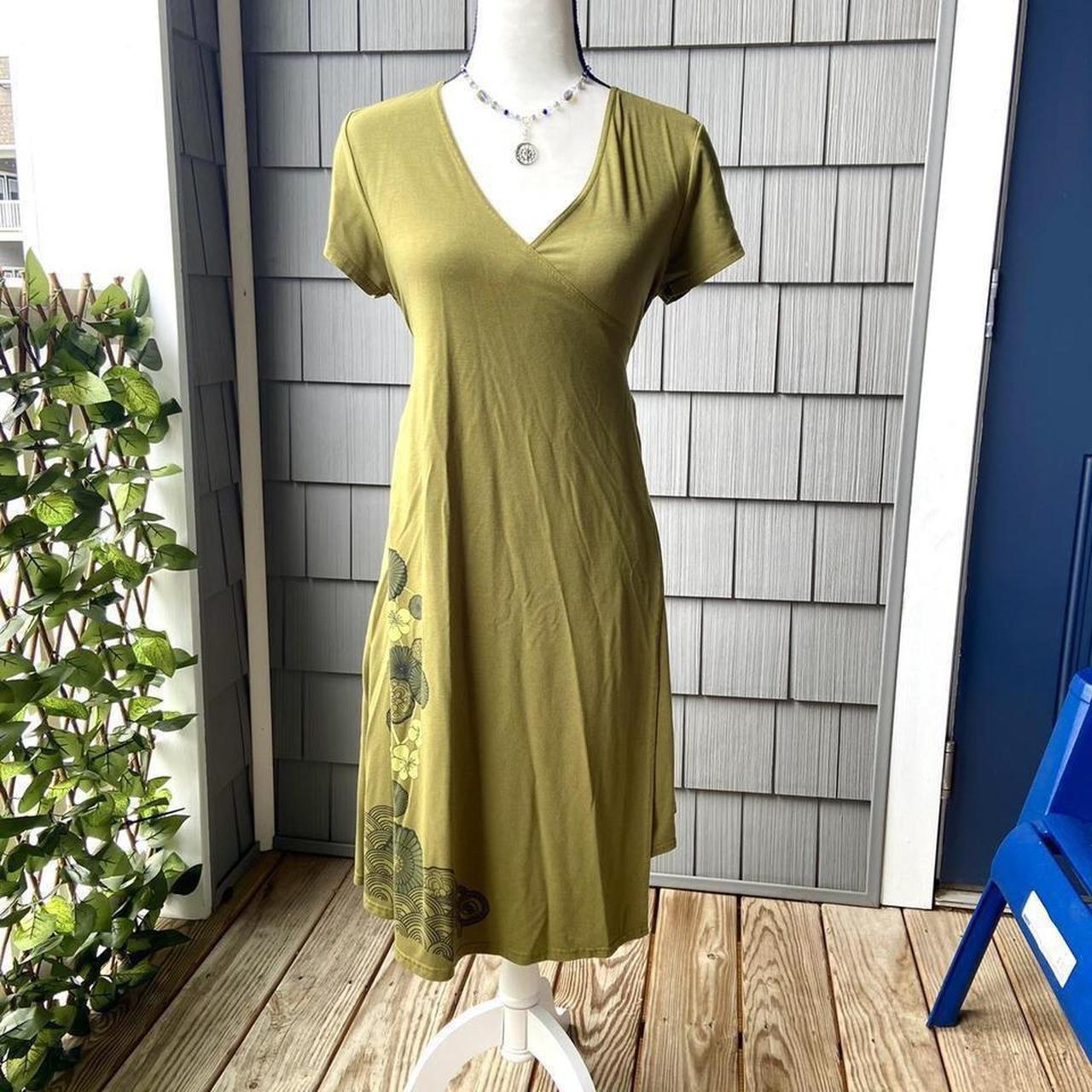 Adorable earthy green The North Face wrap dress