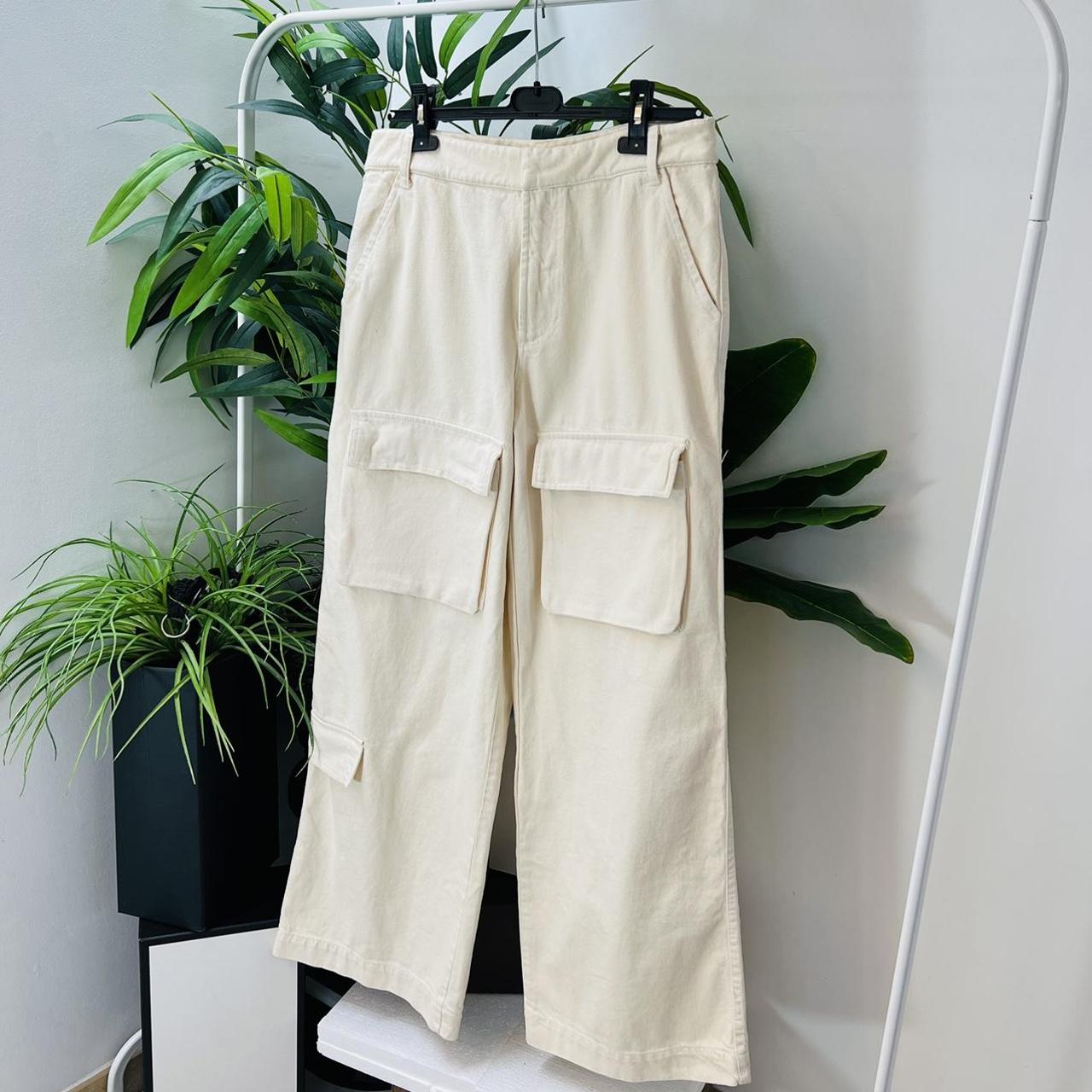 Zara Women's Cream and White Trousers Depop