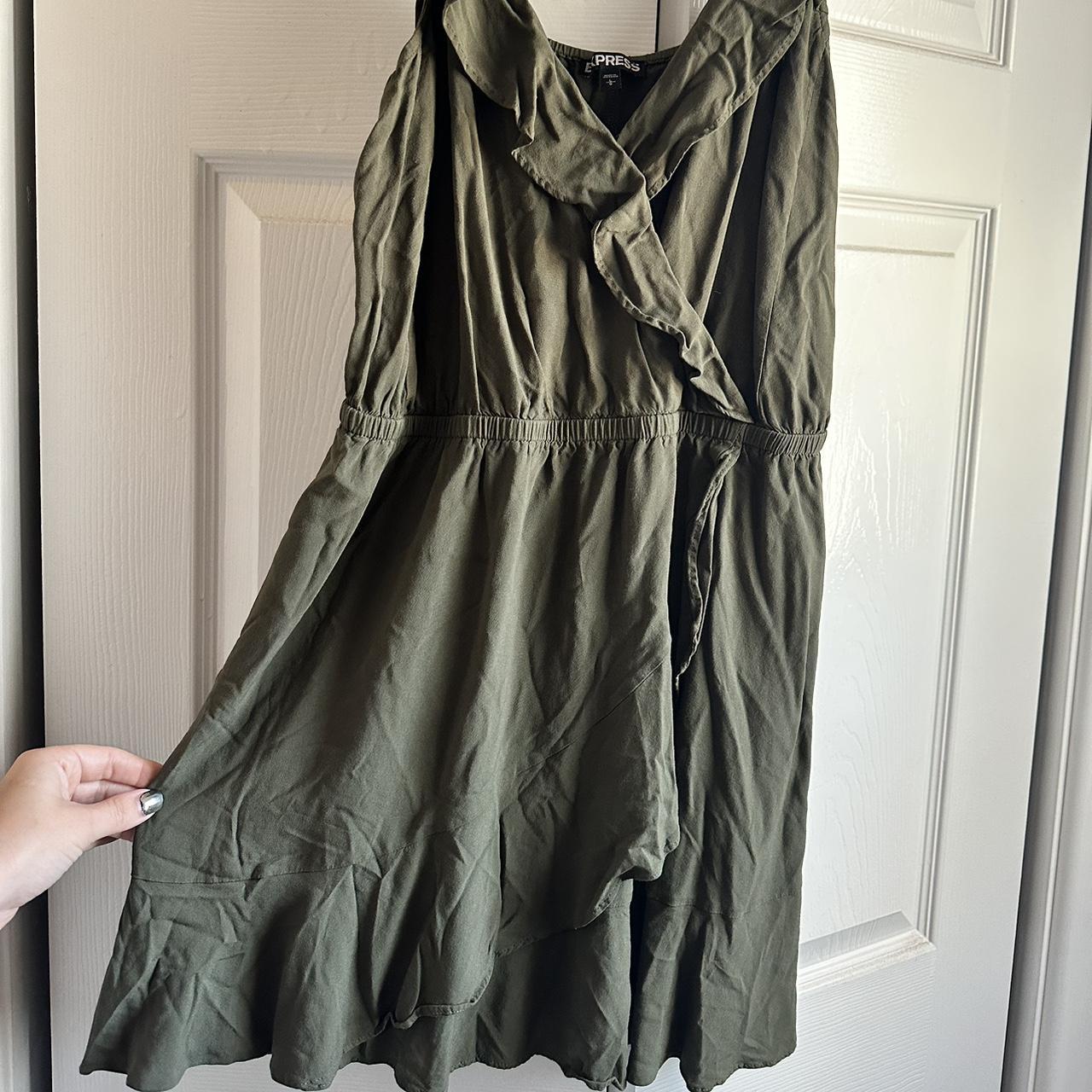 🫒EXPRESS DRESS🫒 GUC just wrinkly from washer Size... Depop