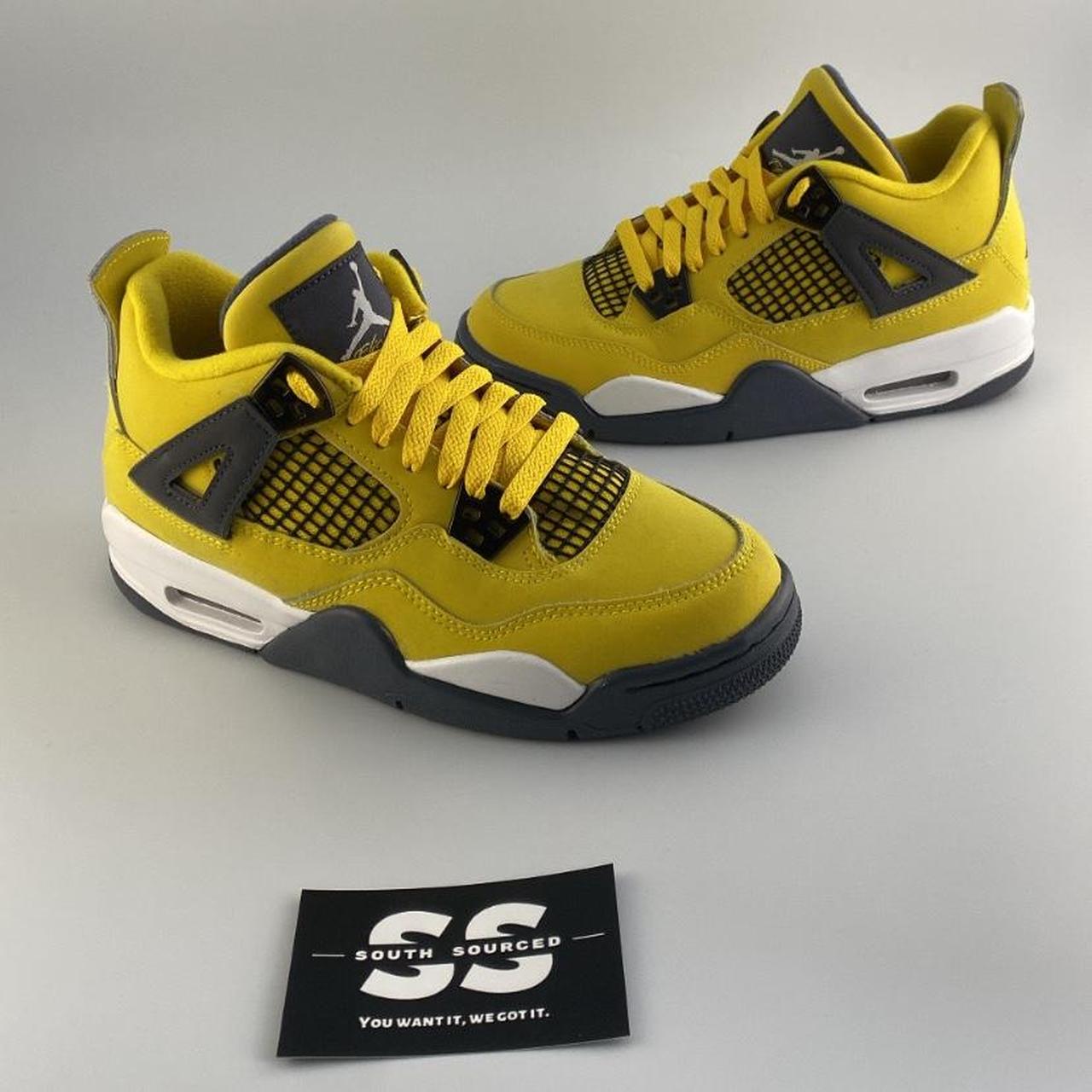 Jordan Women's Black and Yellow Trainers | Depop