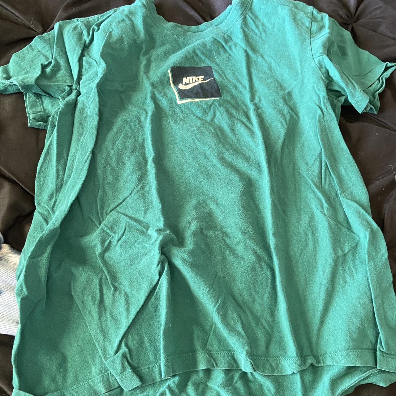 nike-t-shirt-depop