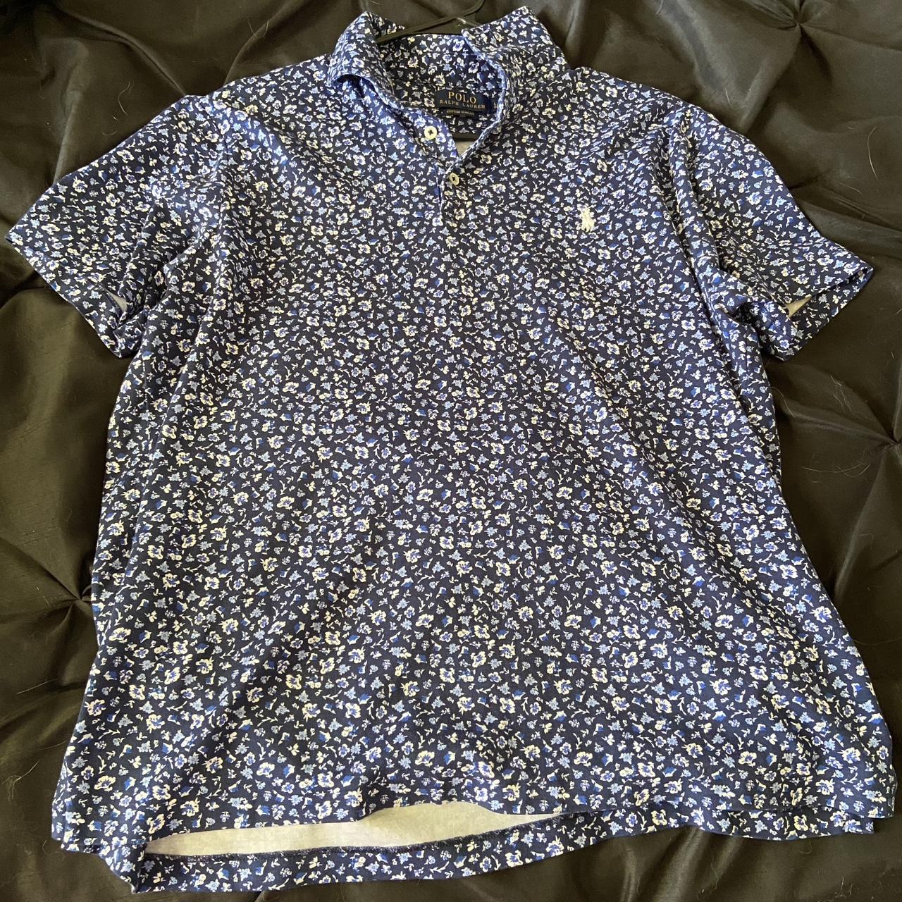 Polo floral polo tee - Depop