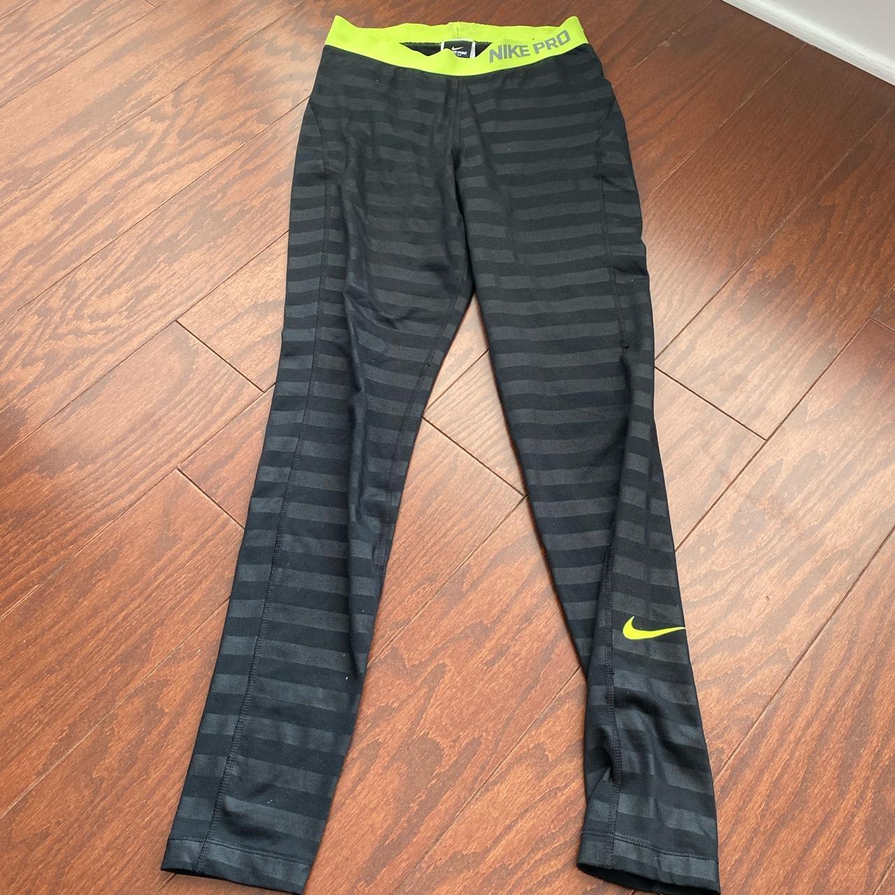 black and lime green nike leggings