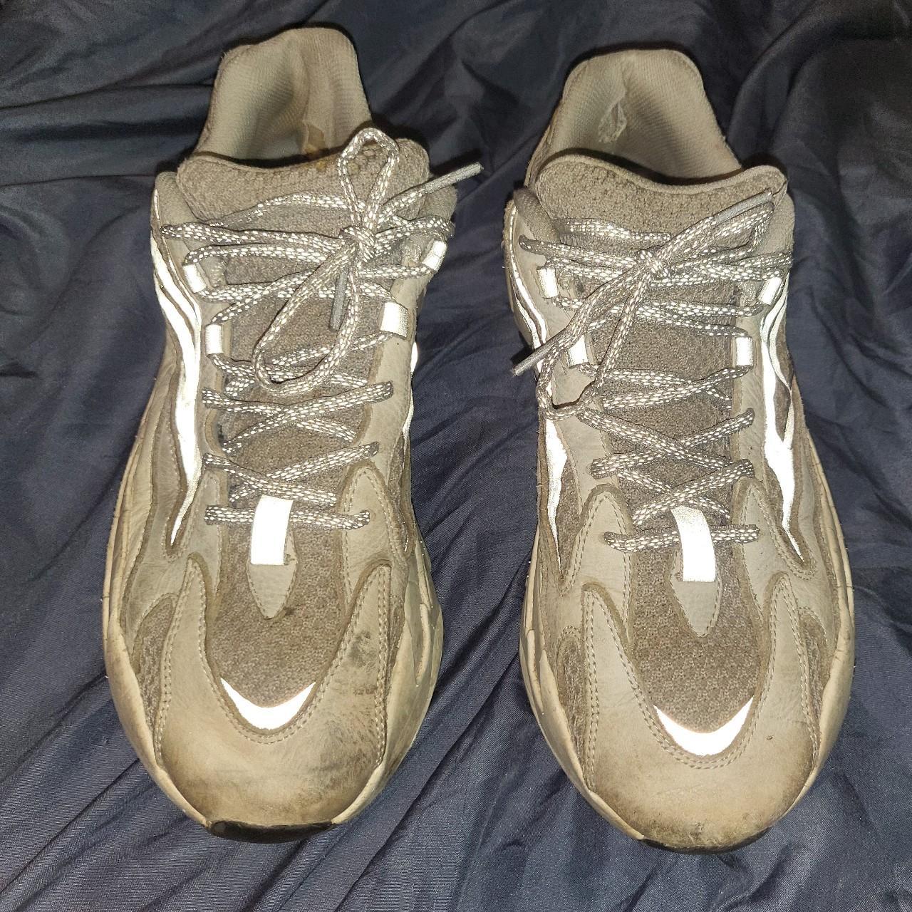 yeezy trainers cost