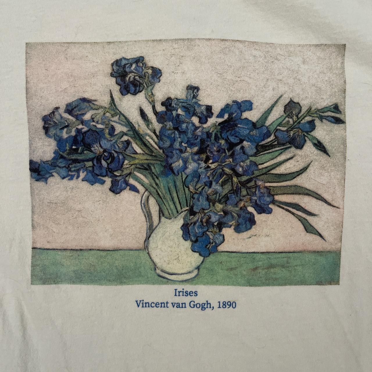 Universal Thread Women's Cream and Blue T-shirt (2)