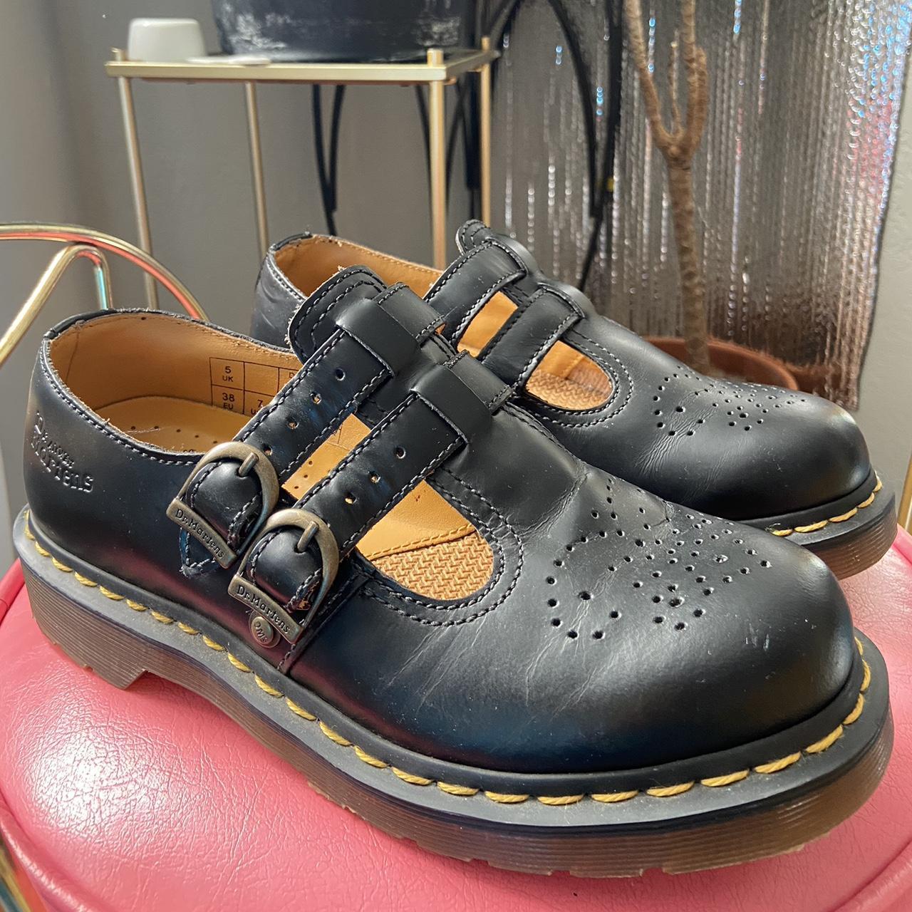 8065 SMOOTH LEATHER MARY JANE SHOES Used a few times... - Depop