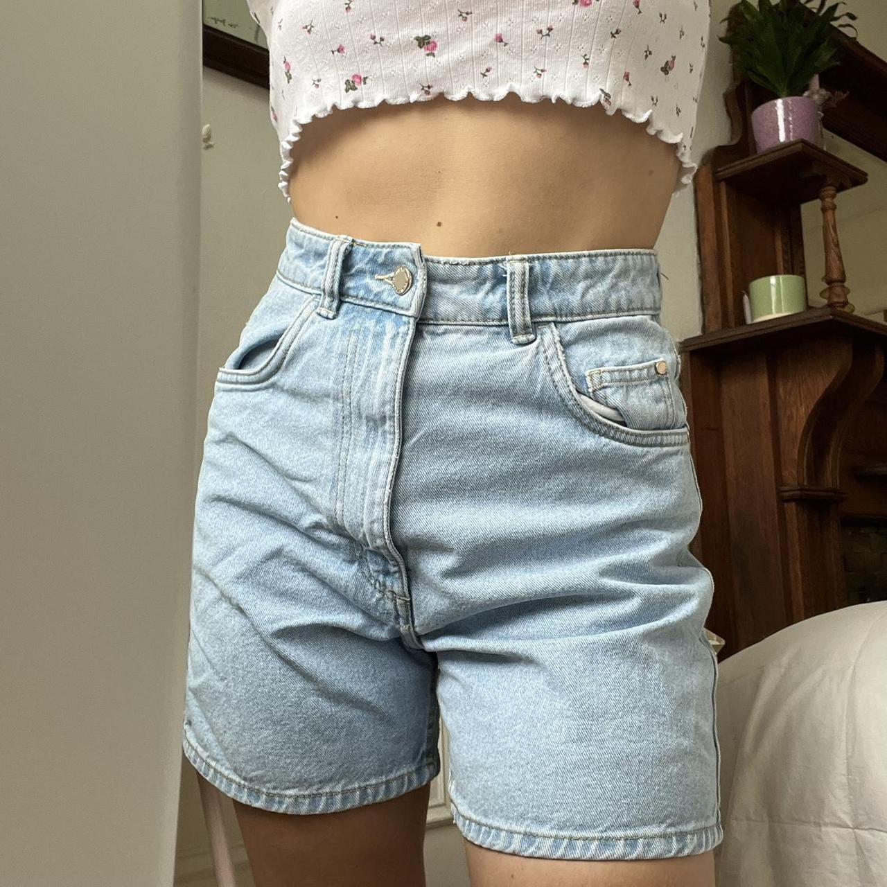 Super cute baggy 90s dad shorts from Zara 🤍 Light... - Depop