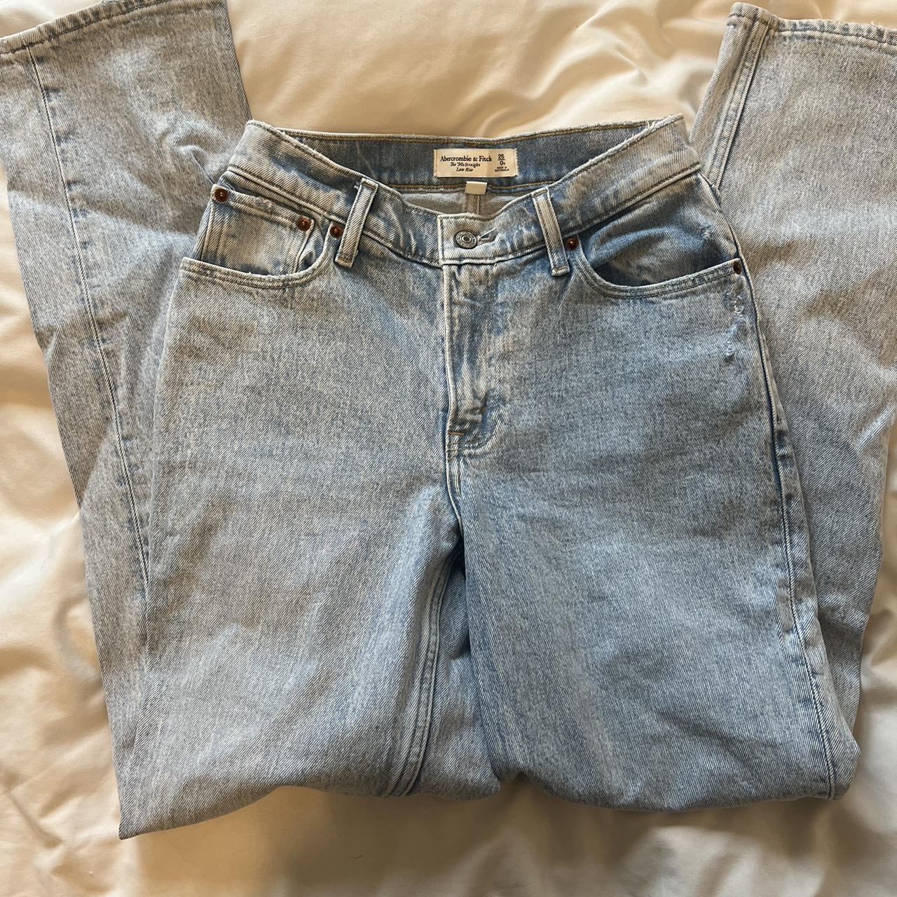 Abercrombie the 90’s straight low rise jeans • size... - Depop