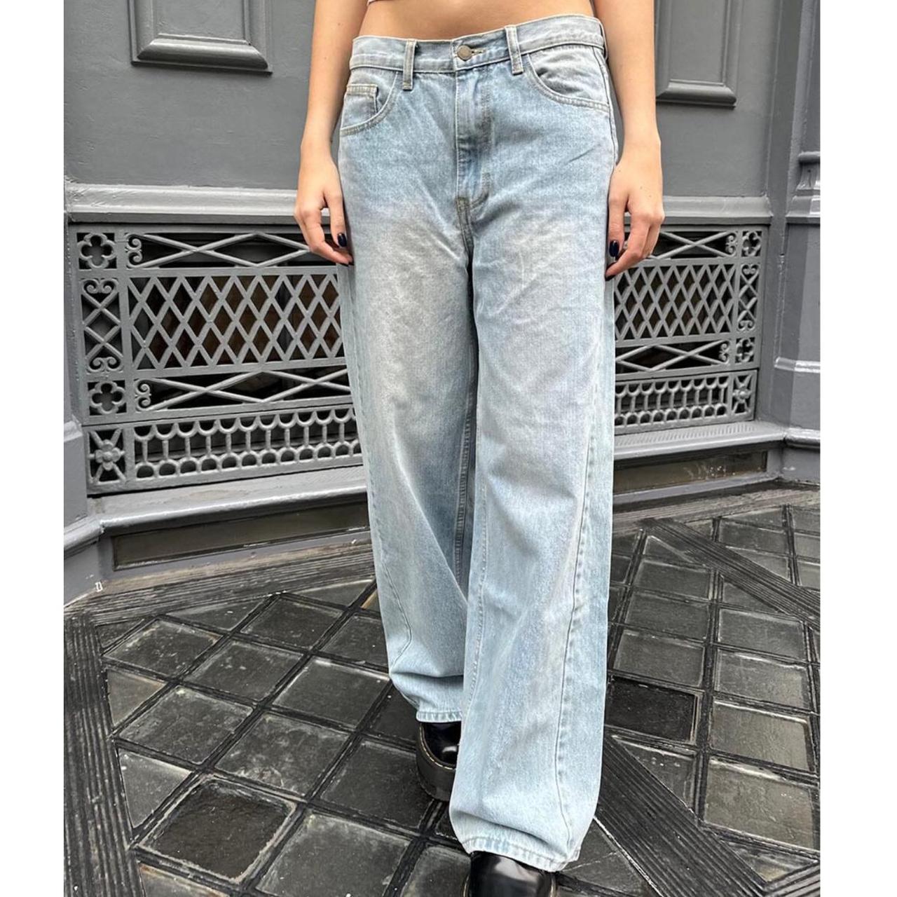 Sold out Brandy Melville Lola jeans NWT Don't fit me... - Depop