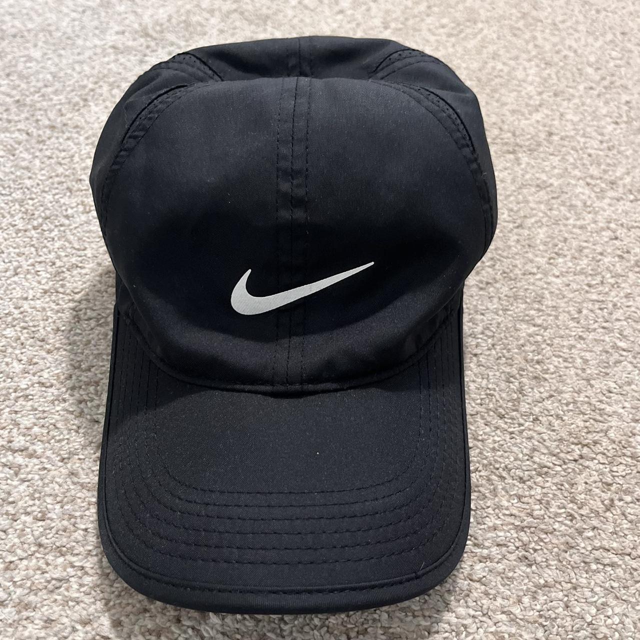 Nike Women's Black Hat | Depop