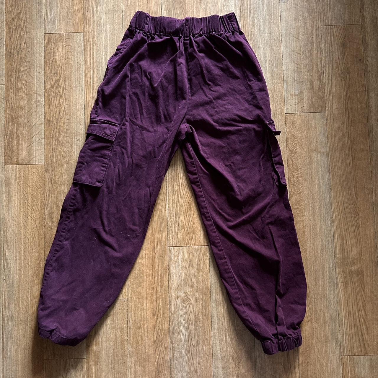 Burgundy cargo pants ⊛ Waist is 13 inches laid flat - Depop