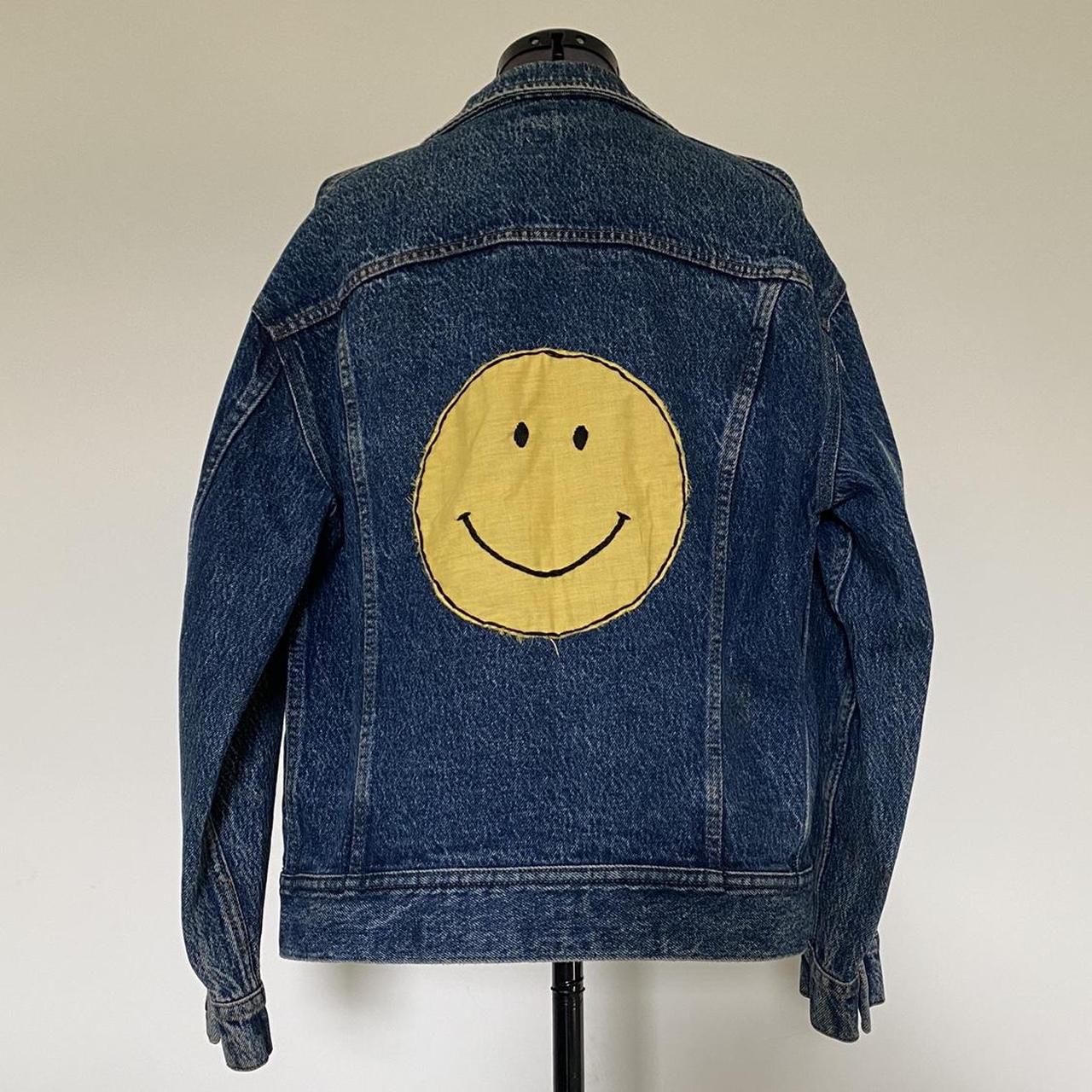 Lee Jeans Plays Hide-And-Seek With The Iconic Smiley For Its Anniversary | Lee  jeans, Denim on denim looks, Denim jacket with hoodie