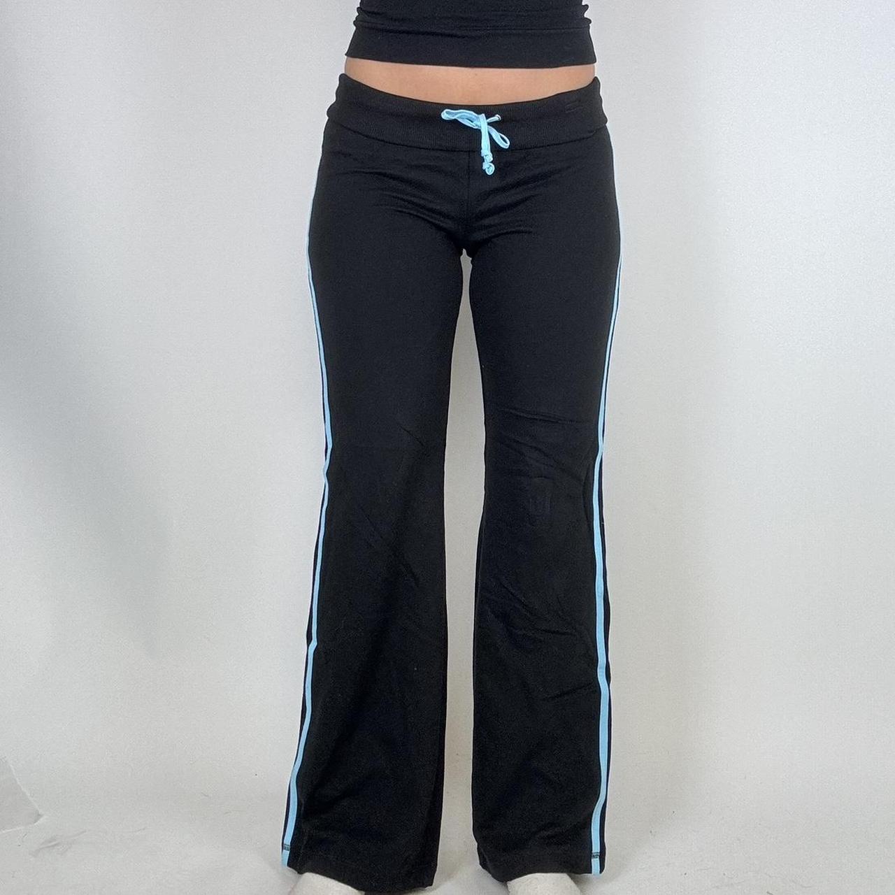 Foldover flare yoga pants. Black color. Low rise - Depop