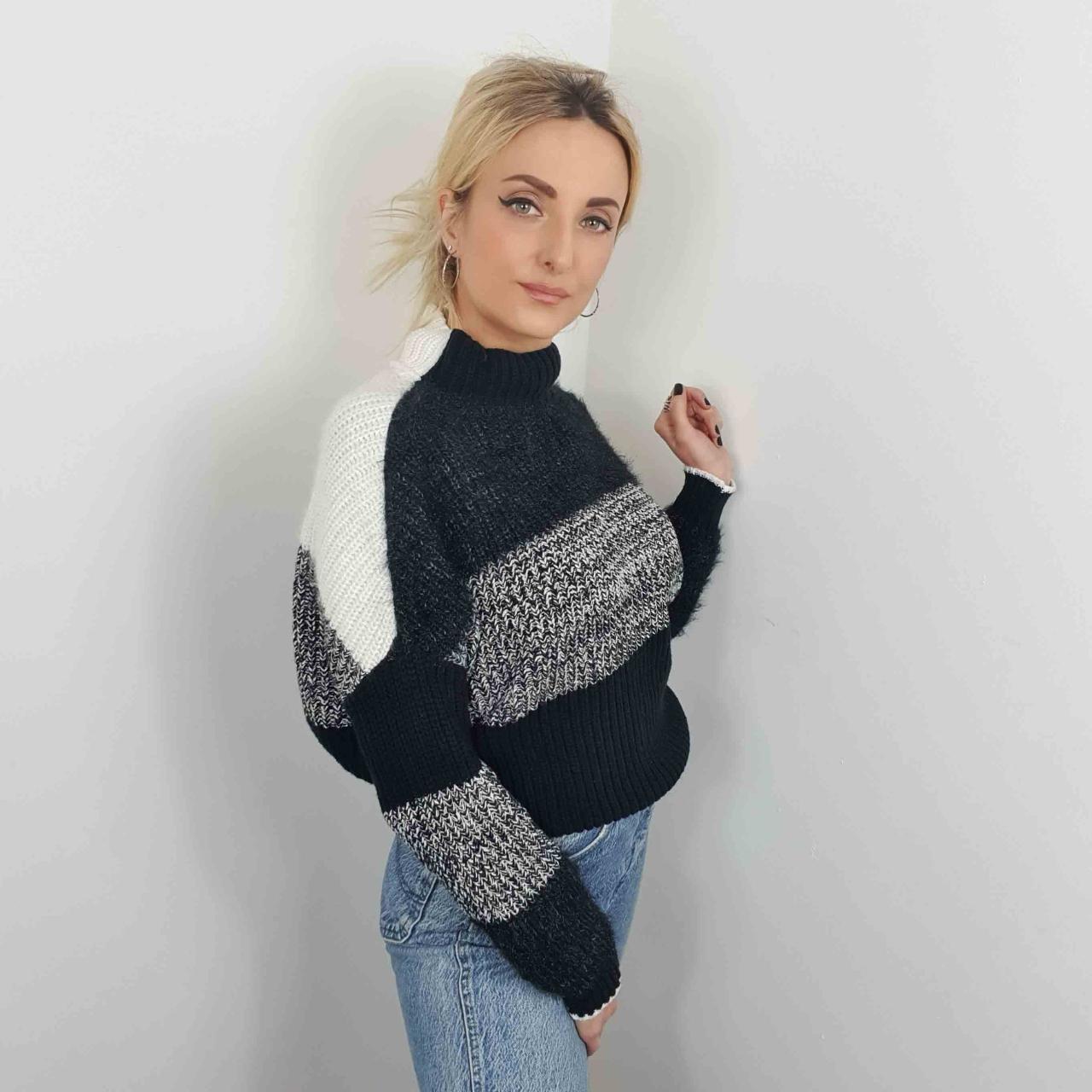 Women's Black and White Jumper | Depop