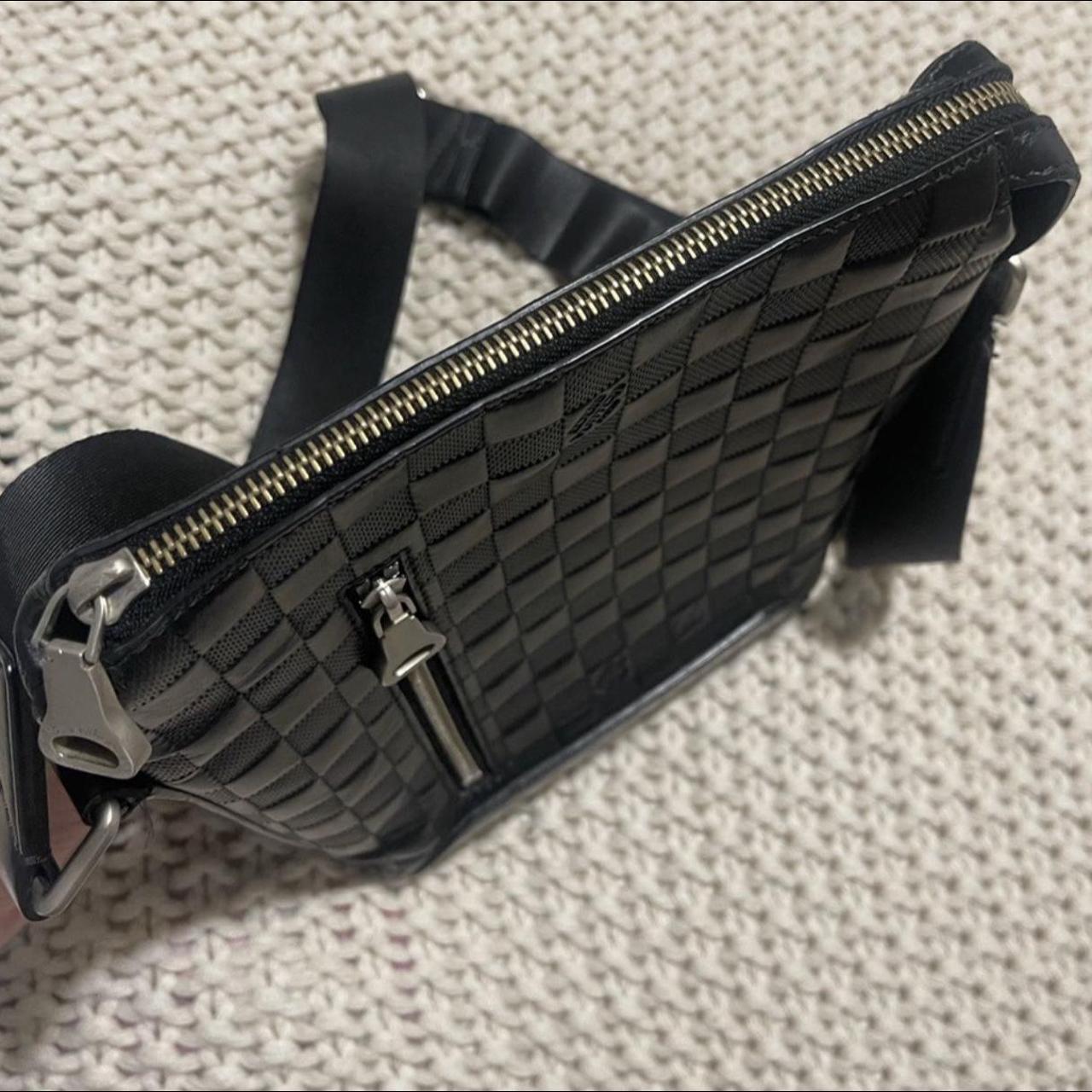 Louis Vuitton pre-owned Discovery BB Messenger Bag - Farfetch