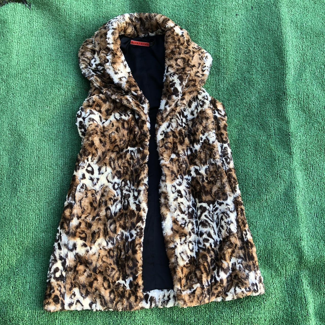 Leopard/Cheetah Print faux fur vest, Brand: Alice +...