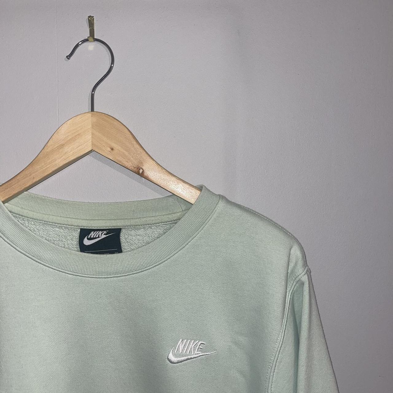 Nike Women's Green Sweatshirt Depop