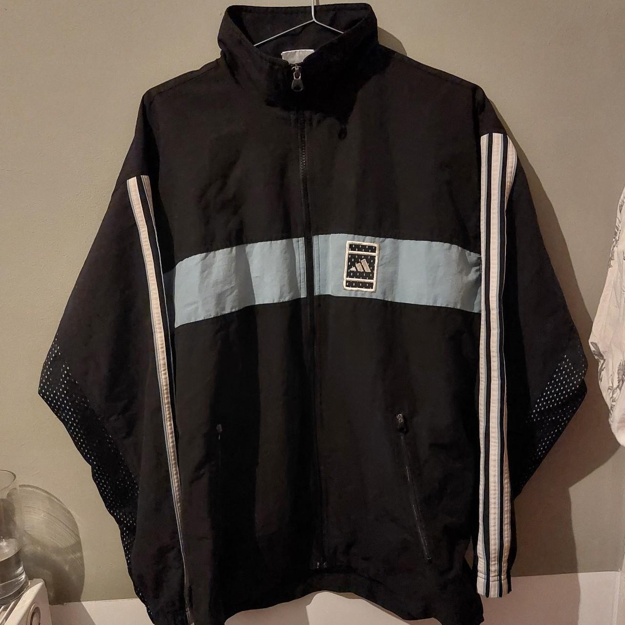 Vintage adidas jacket (Zip doesnt work) Size 34/36... - Depop