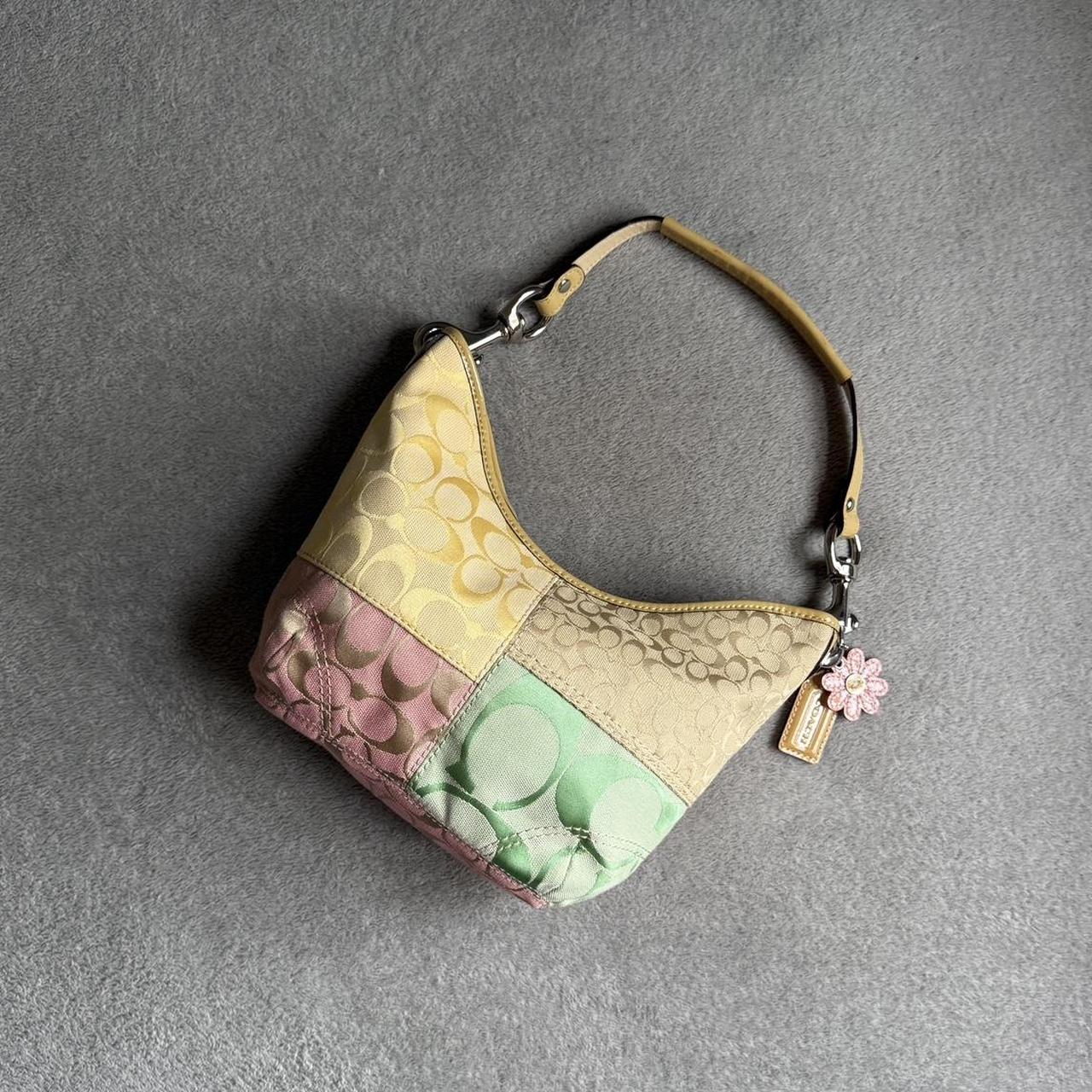 あらし様　コーチ ソーホーショルダーバッグ　ハンドバッグ　スエードy2k 希少色 コーチ ソーホー ピンク ワンショルダーバッグ スエード レザー