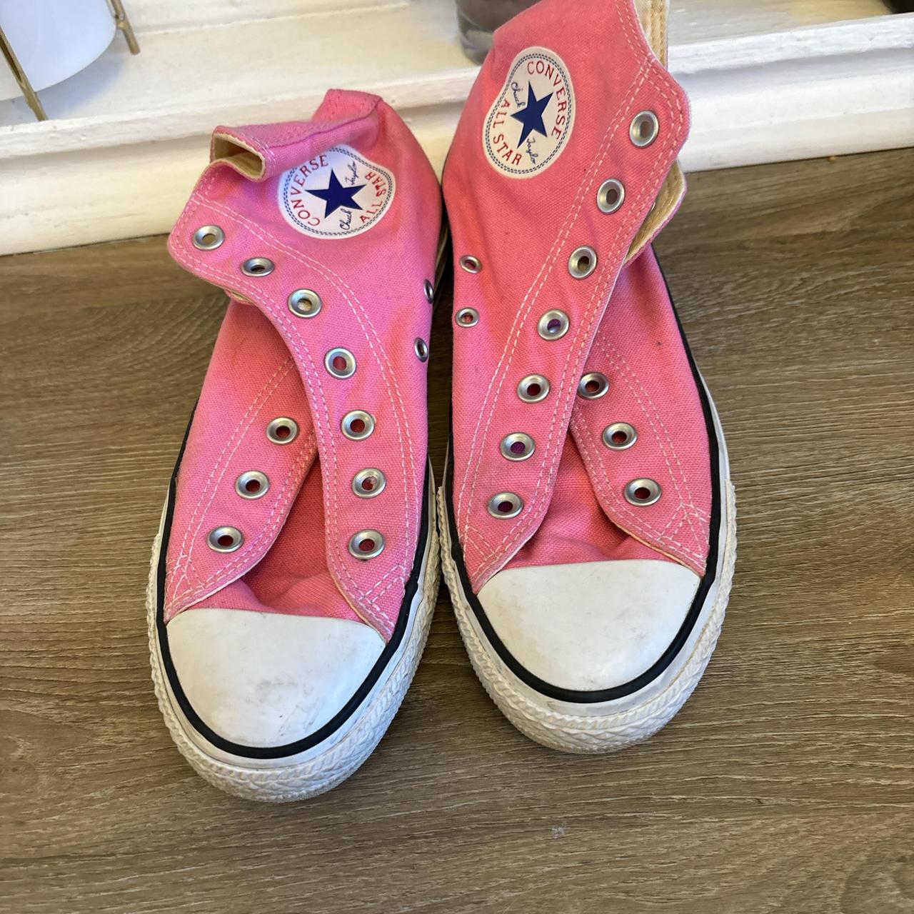 Bubblegum pink converse best sale