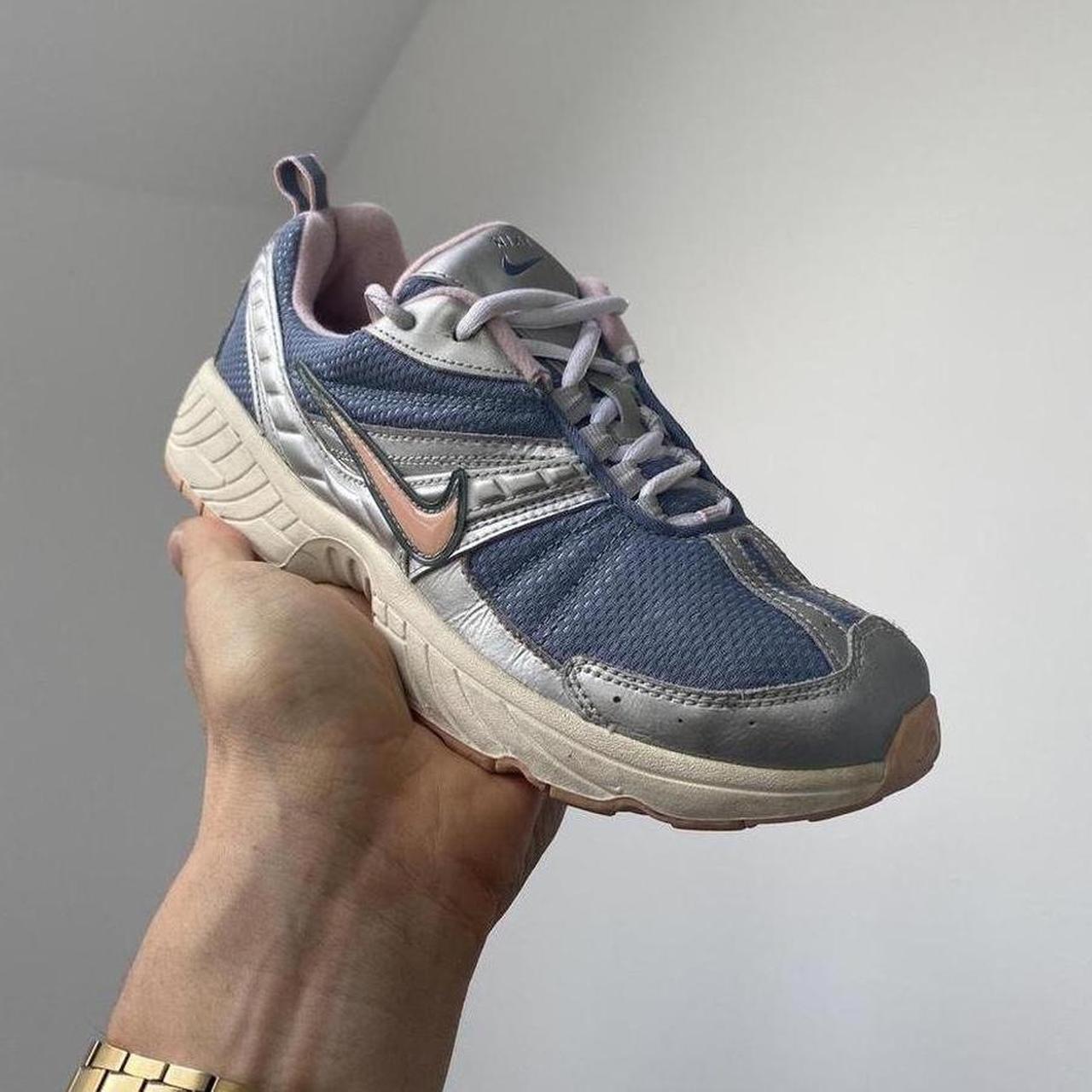 Old nike running shoes online