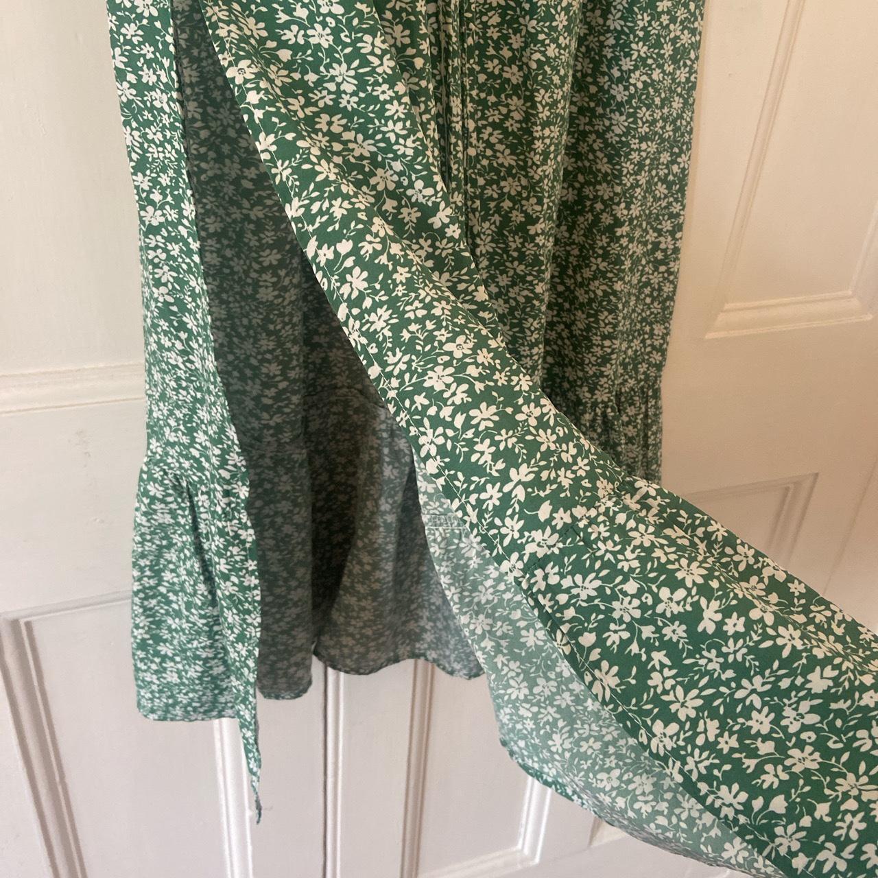 Gorgeous green floral skirt with slit and tie waist... - Depop