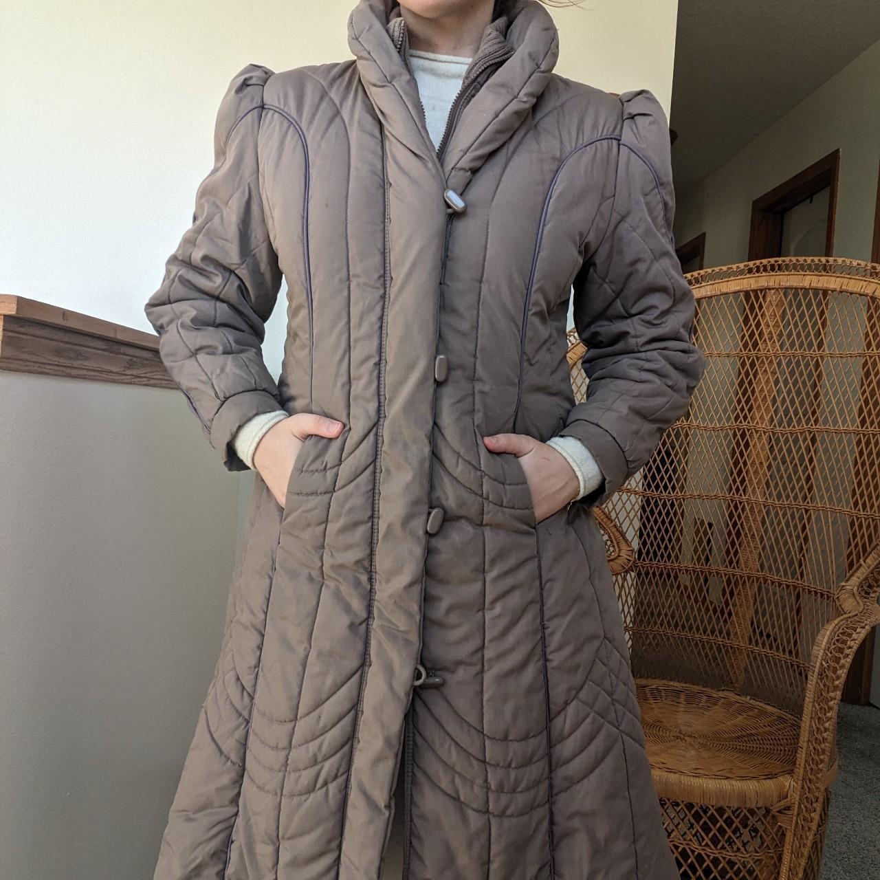 1985 Montgomery Ward puffer coat with puff shoulders... - Depop