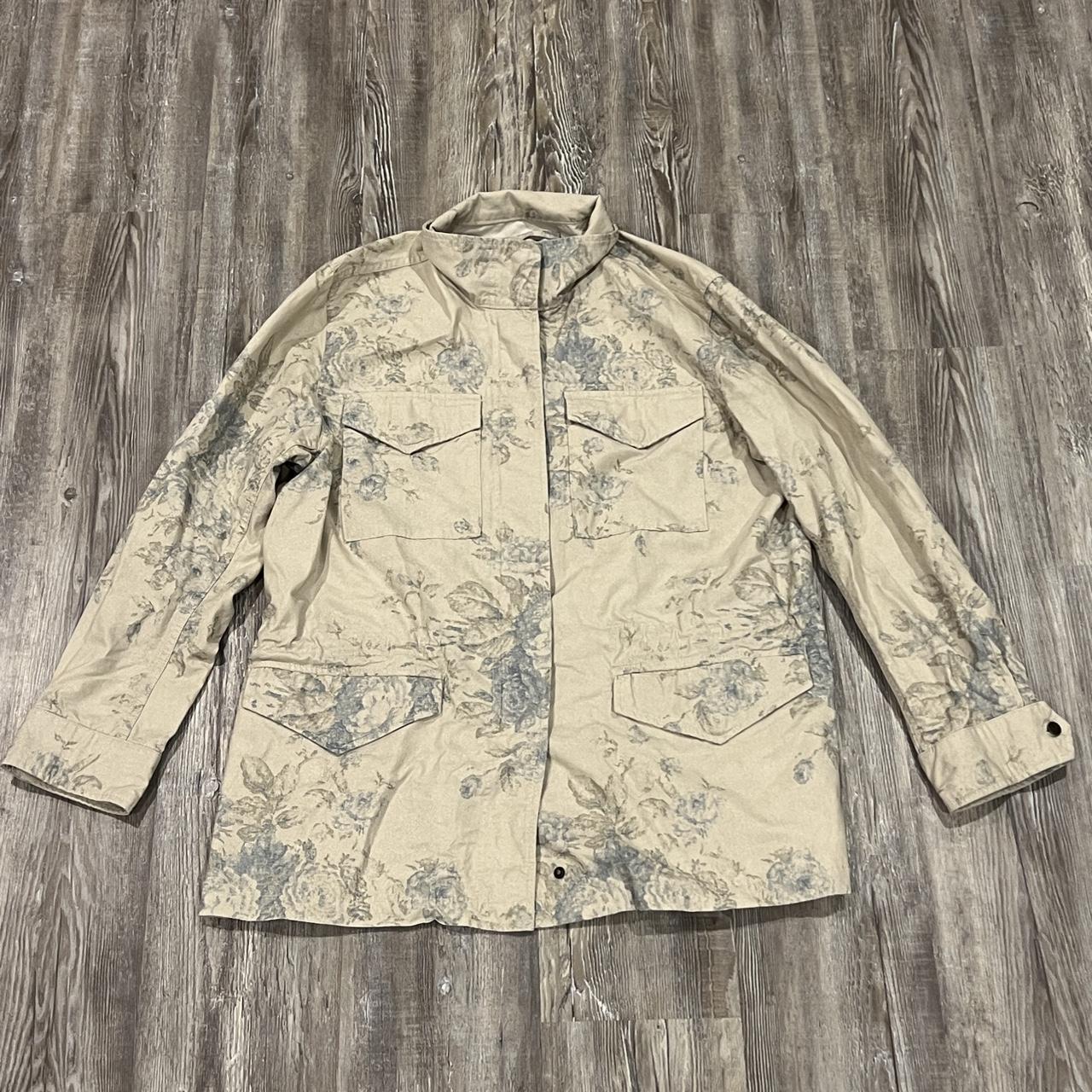 item listed by holosyne