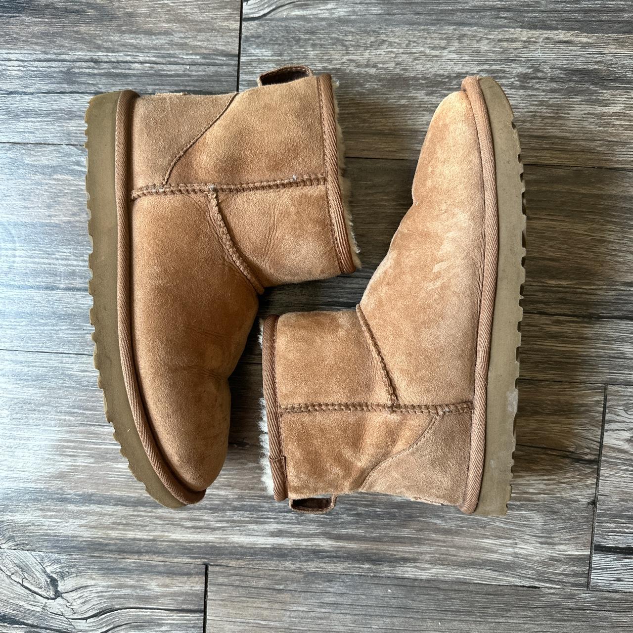 UGG Women's Cream and Tan Boots | Depop