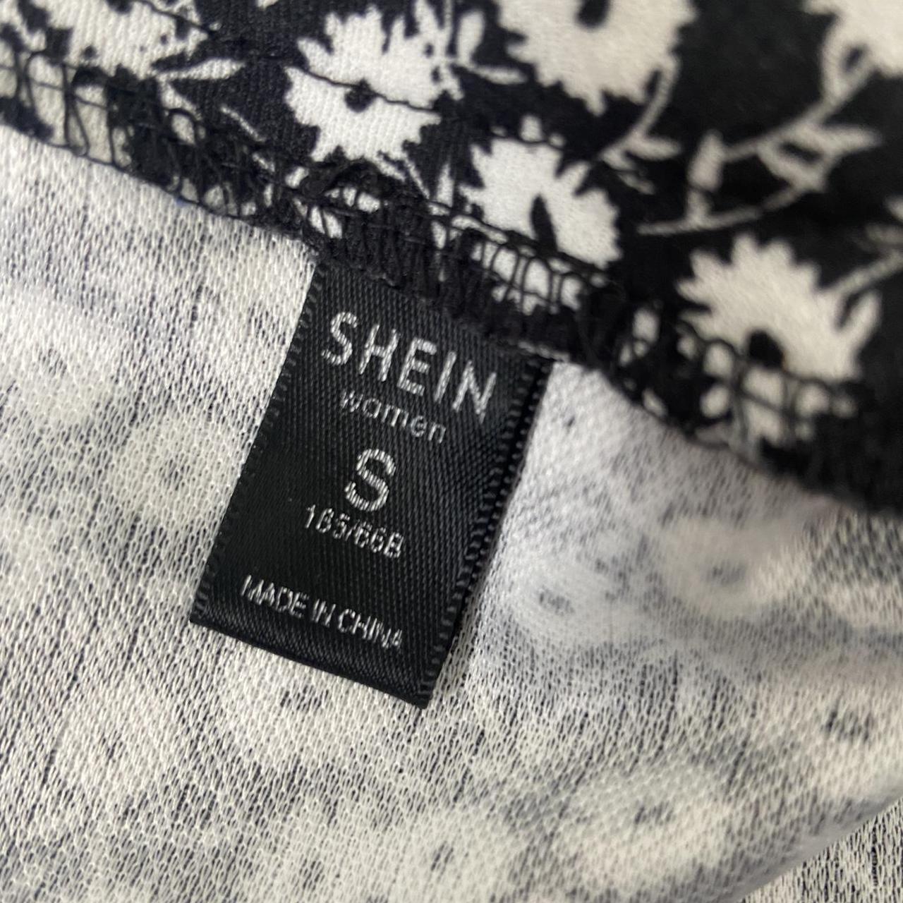 Shein floral mini skirt - Depop