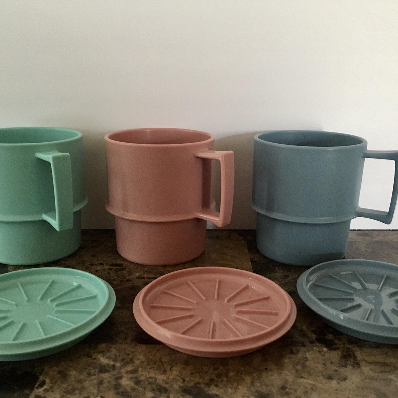 Vintage Tupperware Coffee Cups with Lids/Coasters. - Depop