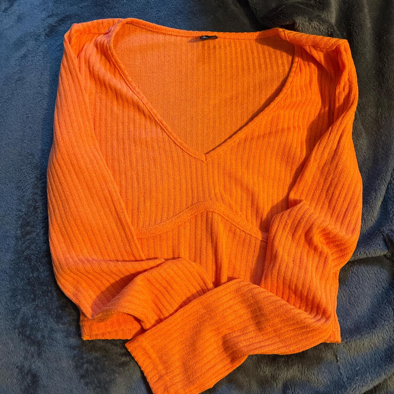item listed by h0llyscloset
