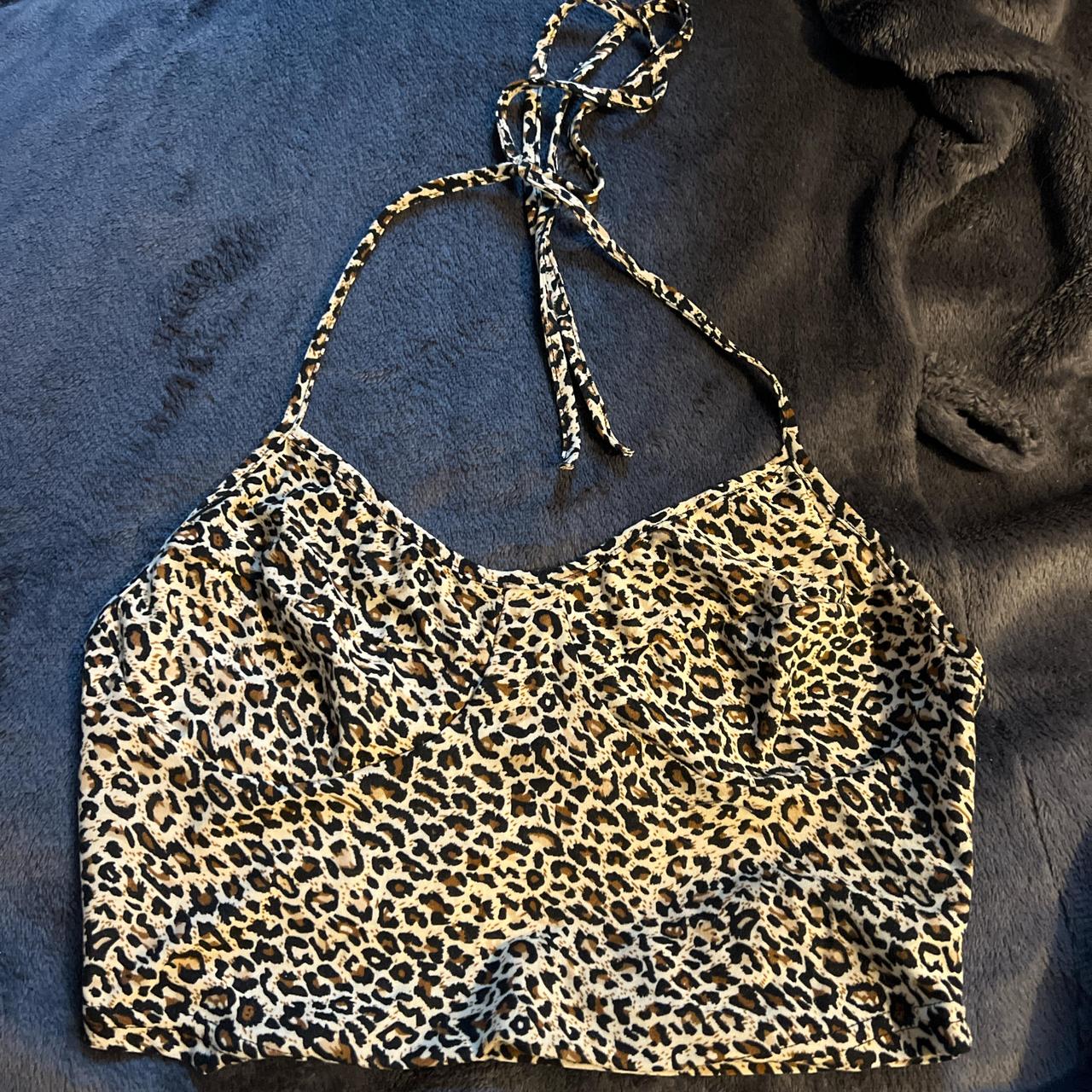 item listed by h0llyscloset
