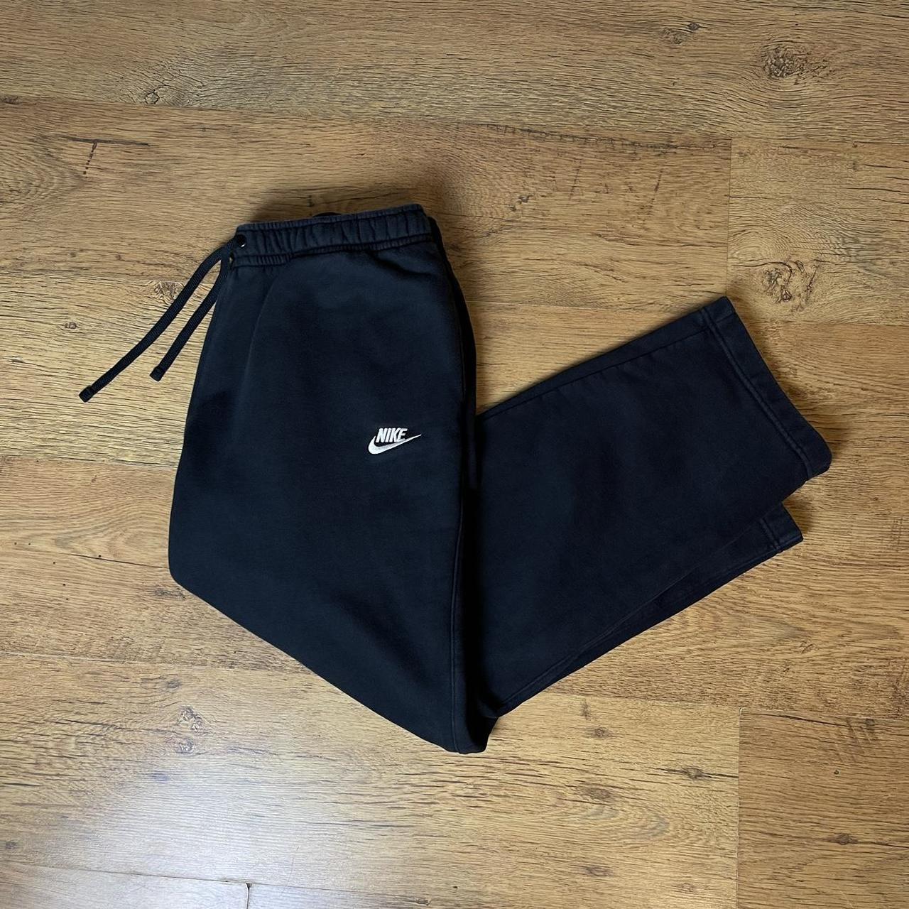 Like New Nike Club Embroidered Baggy Cargo... - Depop