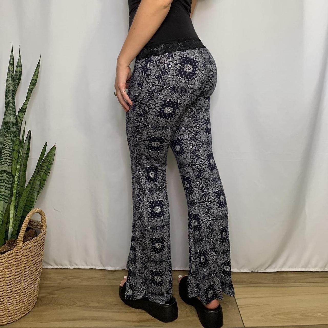 item listed by moonflwrshop