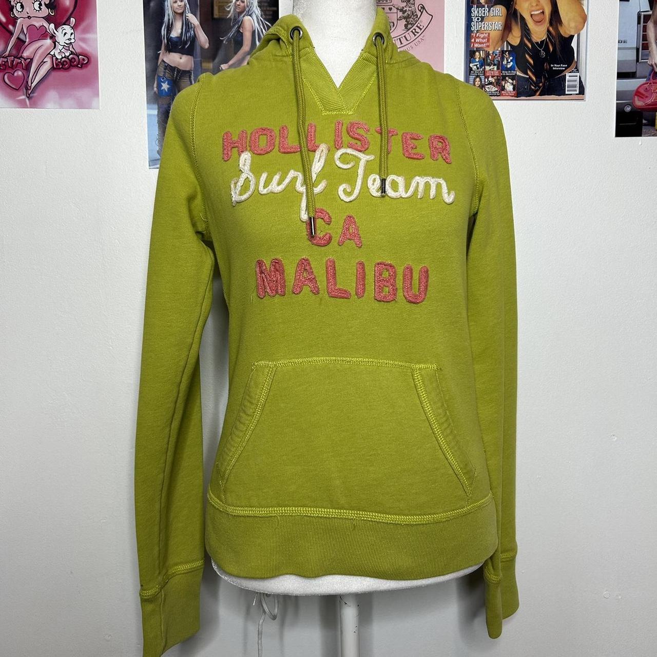 Hollister discount sweatshirt girl