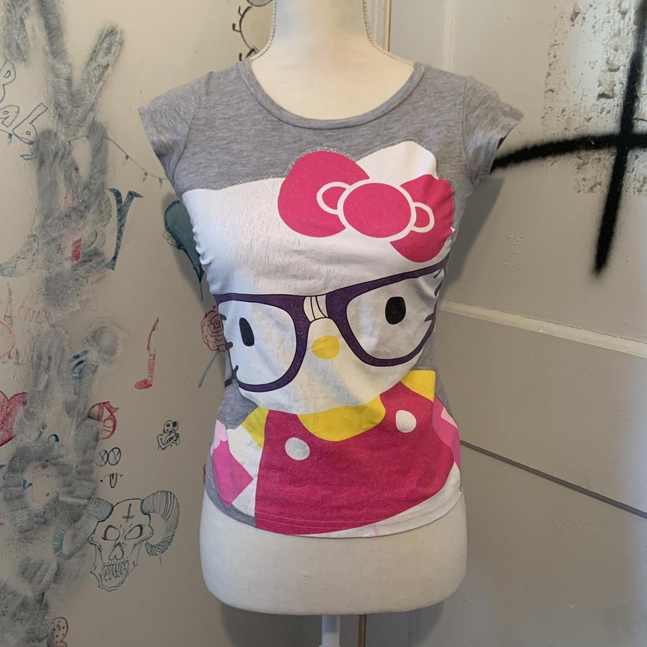 Hello Kitty Women's Grey and Pink Tshirt Depop