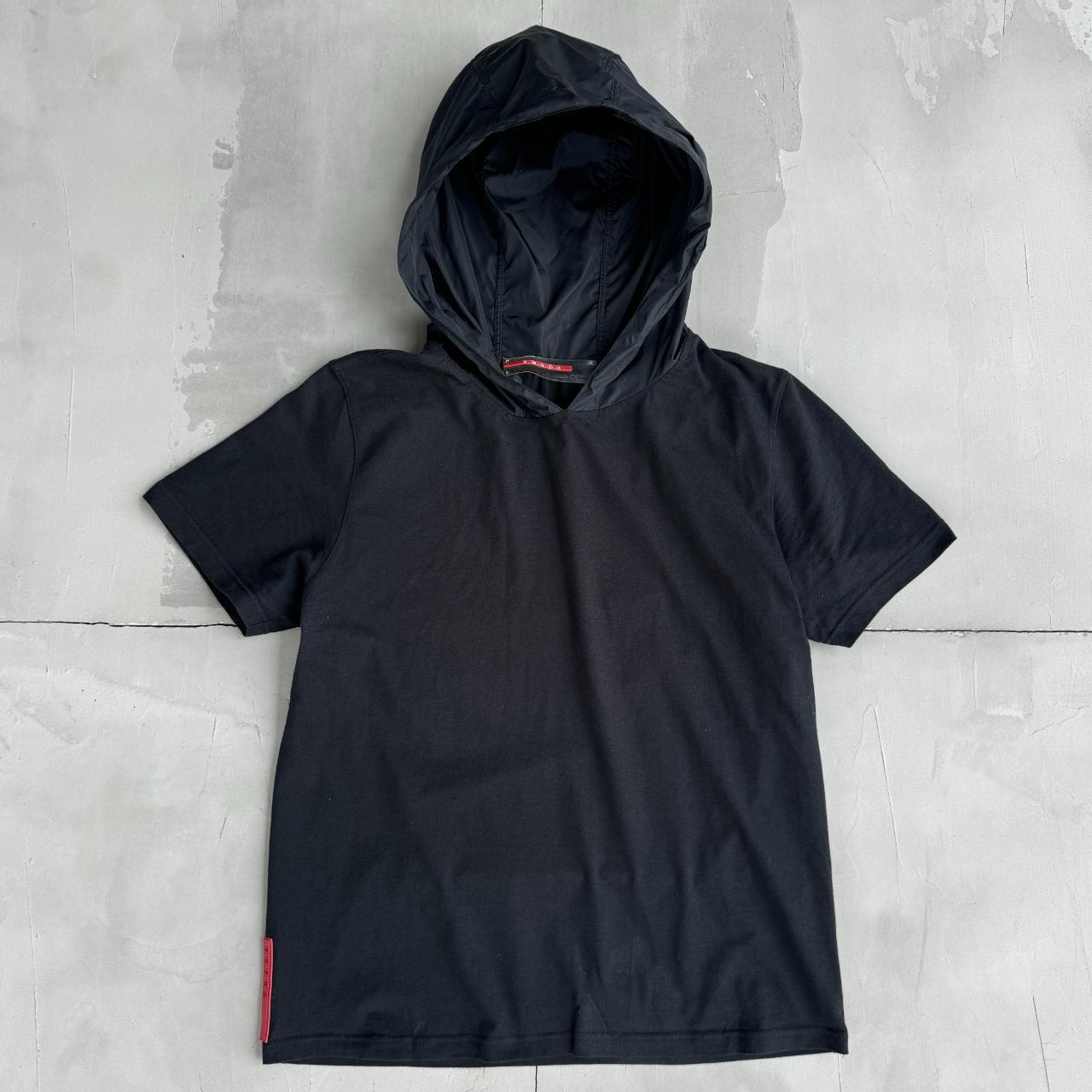 本物保証!  Top. Nylon Hooded 2000's Sport Prada Featuring Depop | back トップス