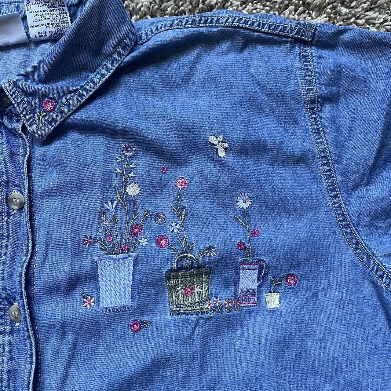 absolutely adorable vintage 90s embroidered grandma... - Depop