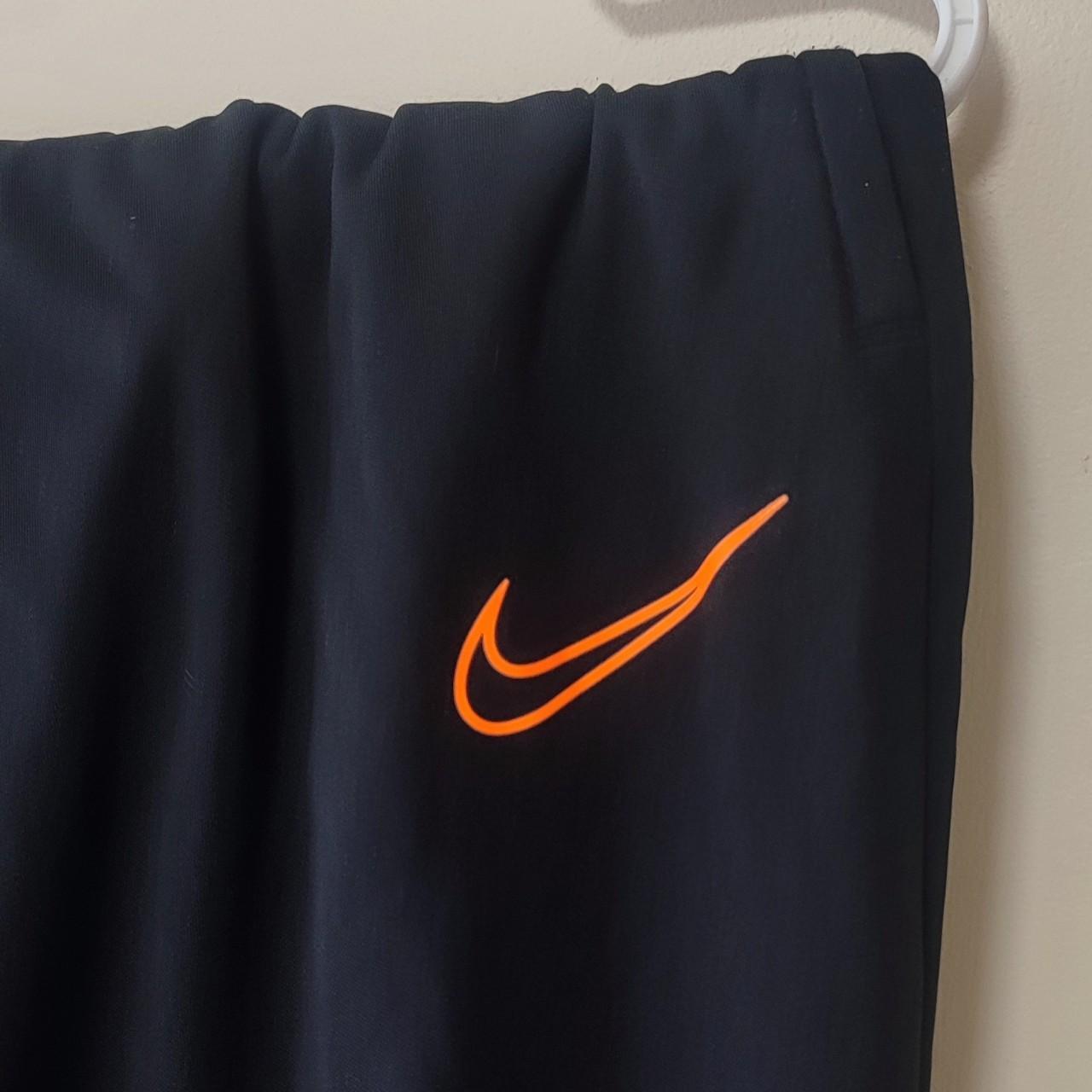 mens nike tapered tracksuit