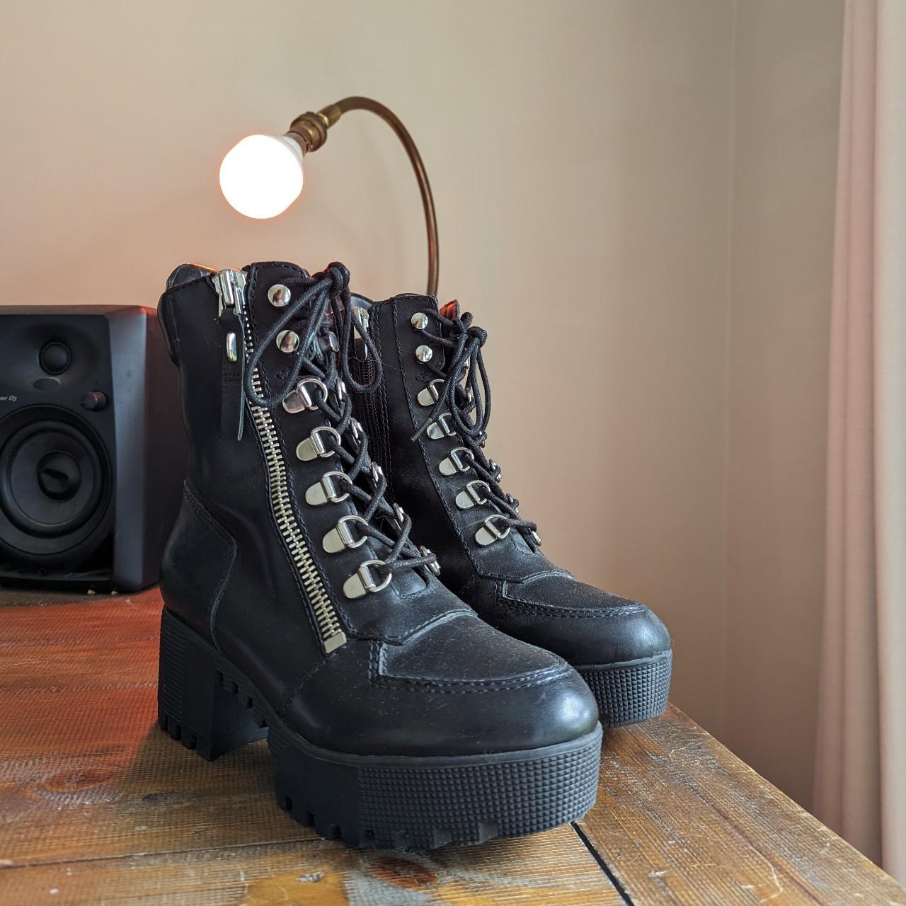 Kendall Kylie Phoneix Combat Boots super cute and