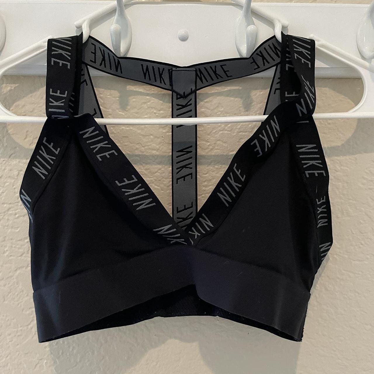 black nike sports bra