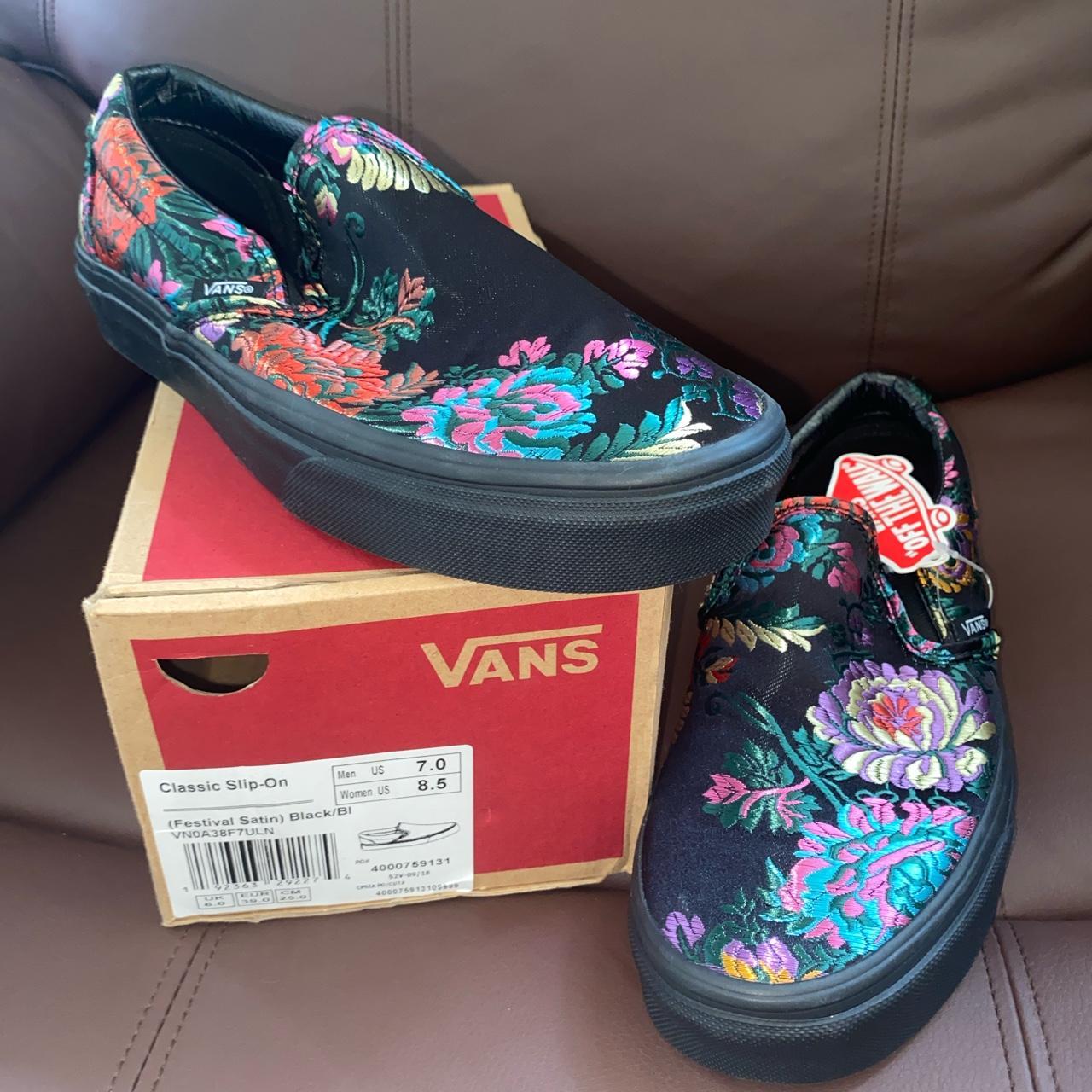 Vans festival outlet satin slip on